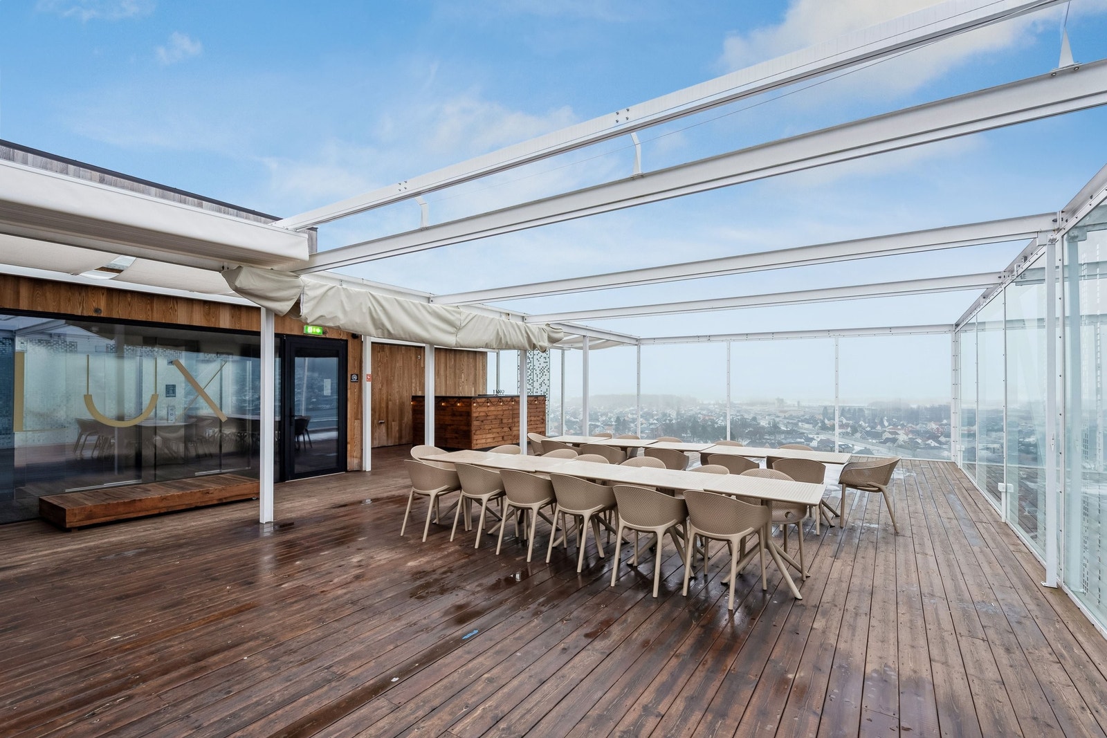 Felles tak terassen. Kan leies for store aktivteter Galleribilde