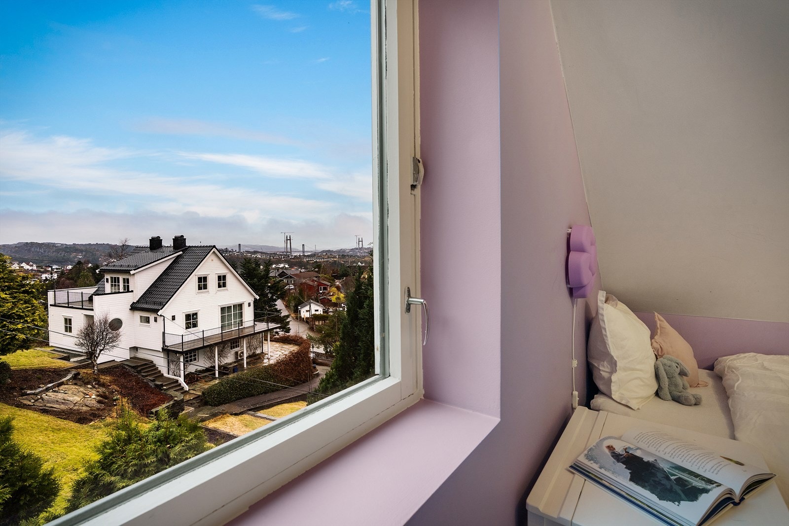 - Naturskjønn utsikt mot Sotrabrua - Galleribilde