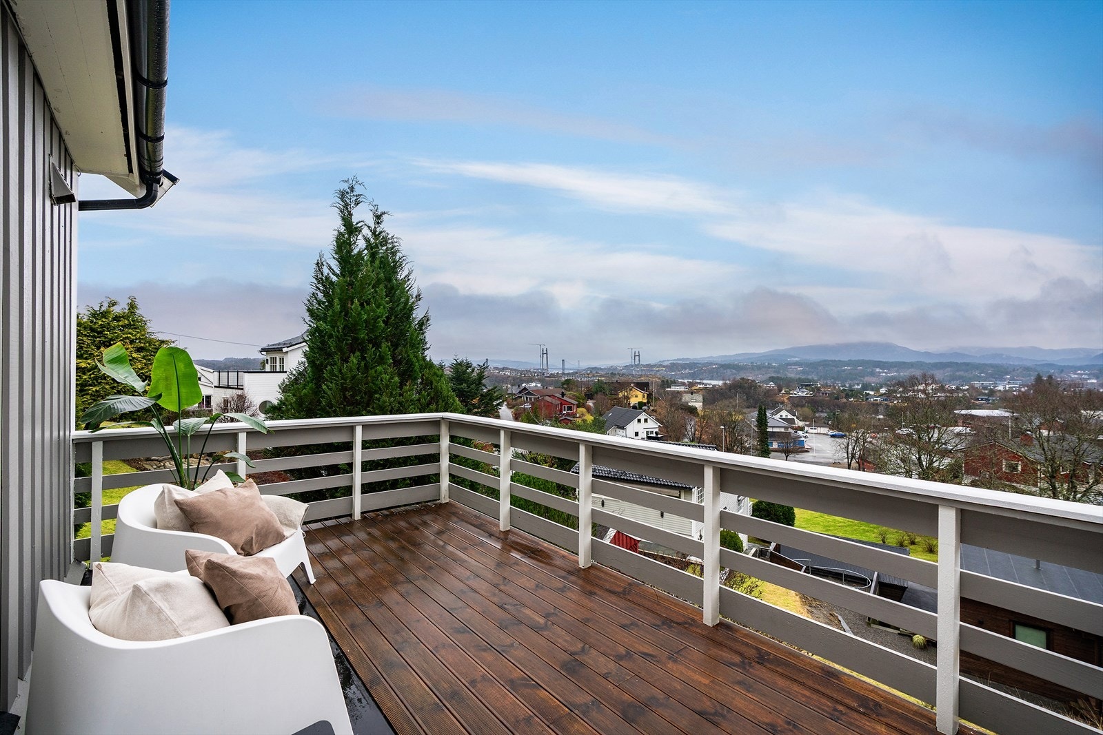 - Fra kjøkkenet er det tilkomst til balkong på 19,2 m². Selger opplyser om deilig morgensol her - Galleribilde