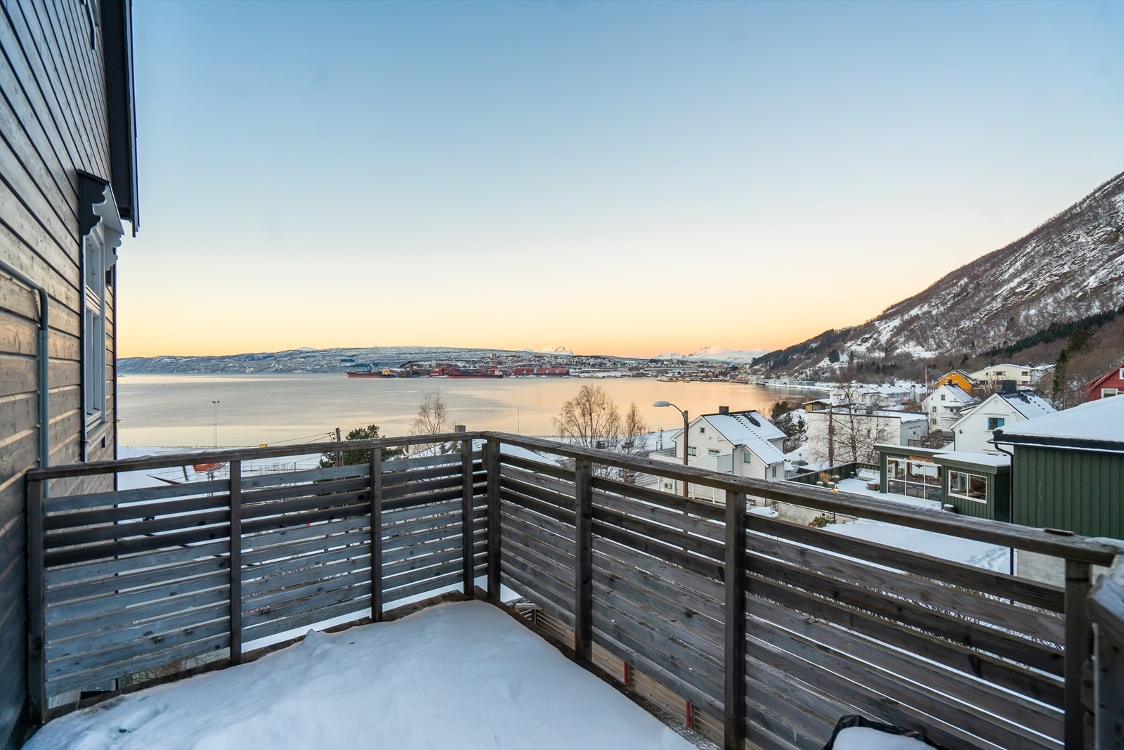 Inngangsparti. Galleribilde