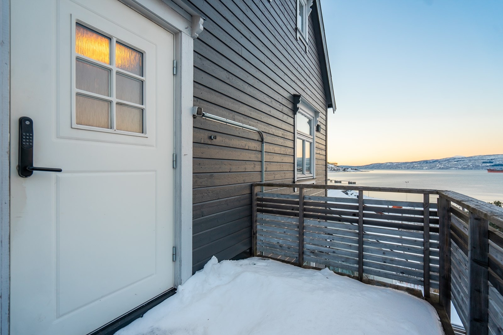 Inngangsparti. Galleribilde