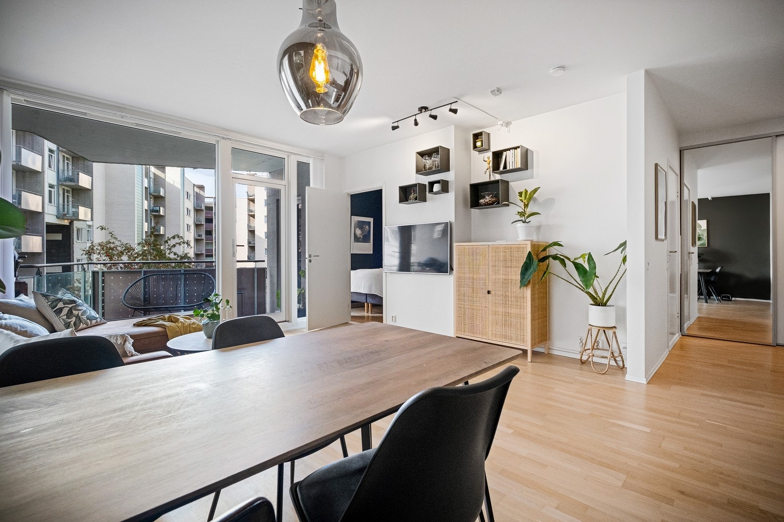 Stue med plass til spisebord Galleribilde