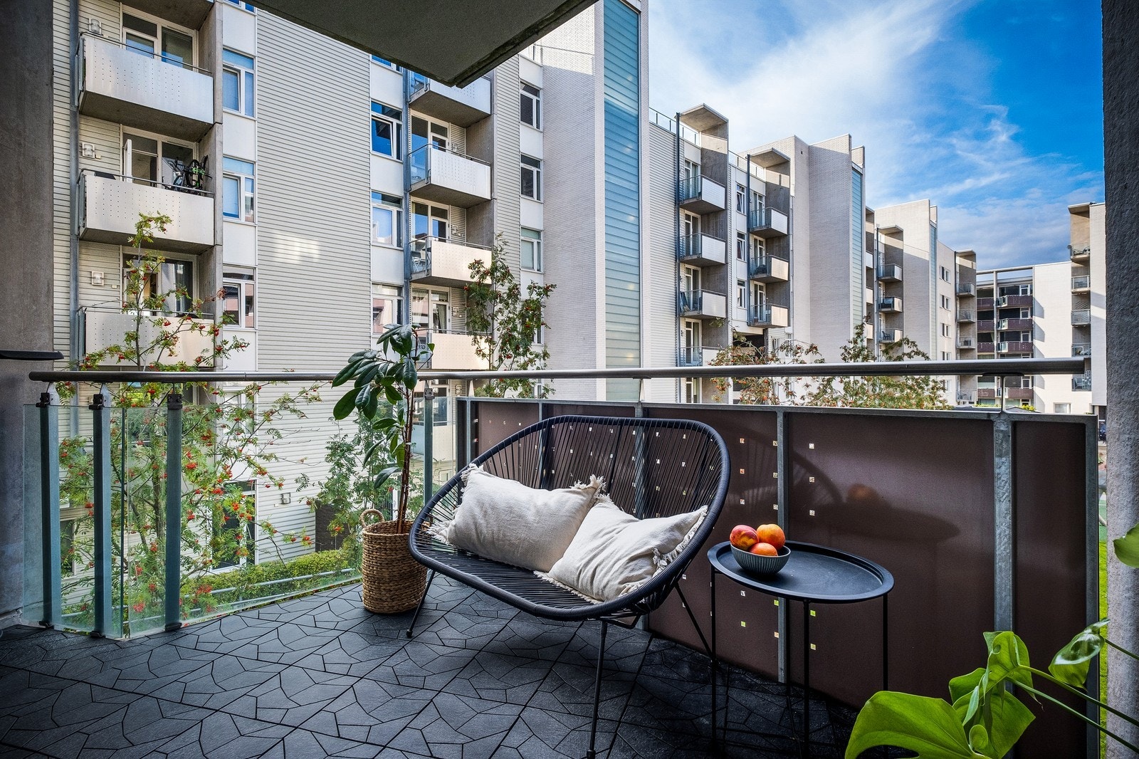 Balkong med plass til møbler og grill Galleribilde