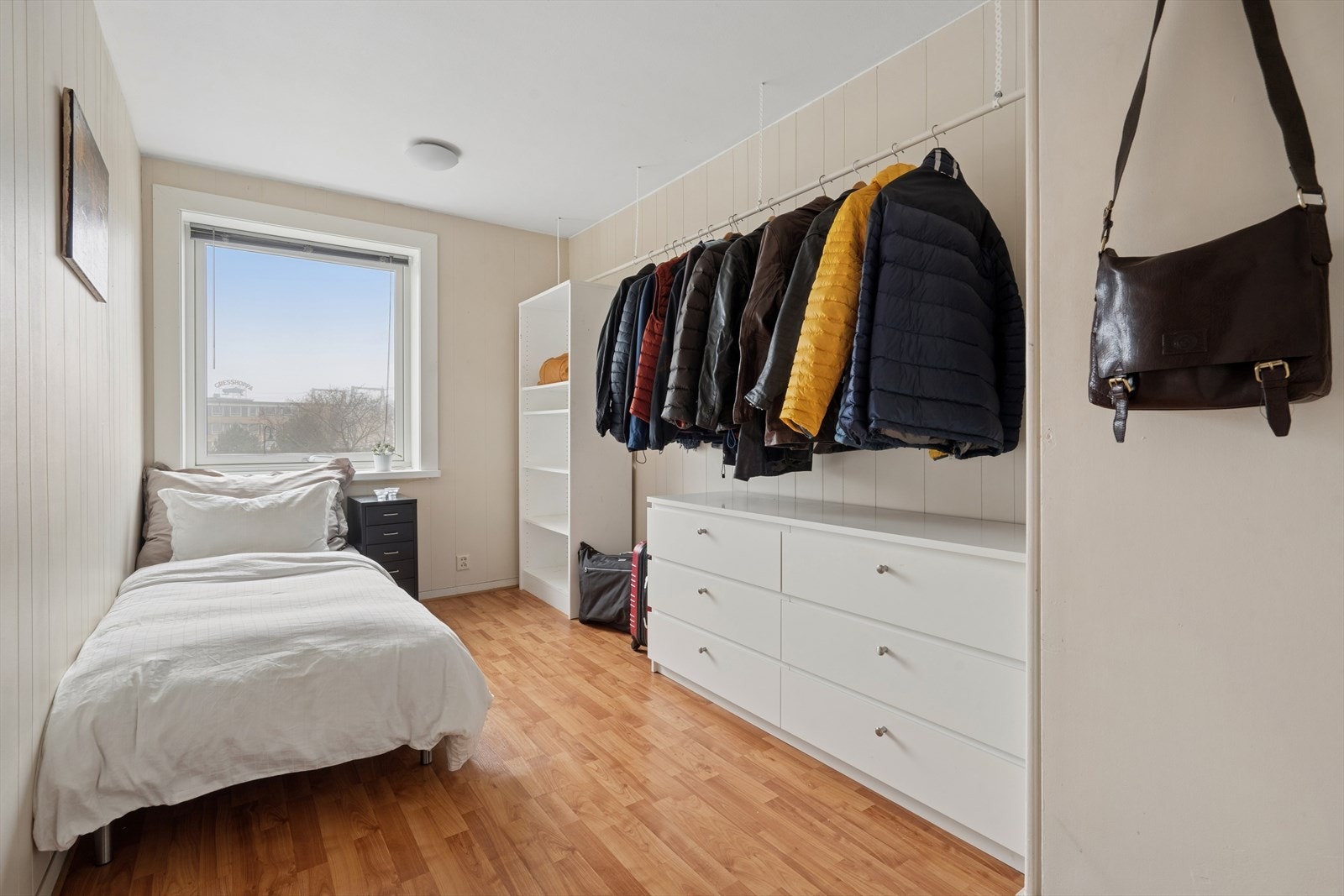 Soverom 3 er et rom som enkelt kan bli både gjesterom, barnerom eller kontor. Galleribilde