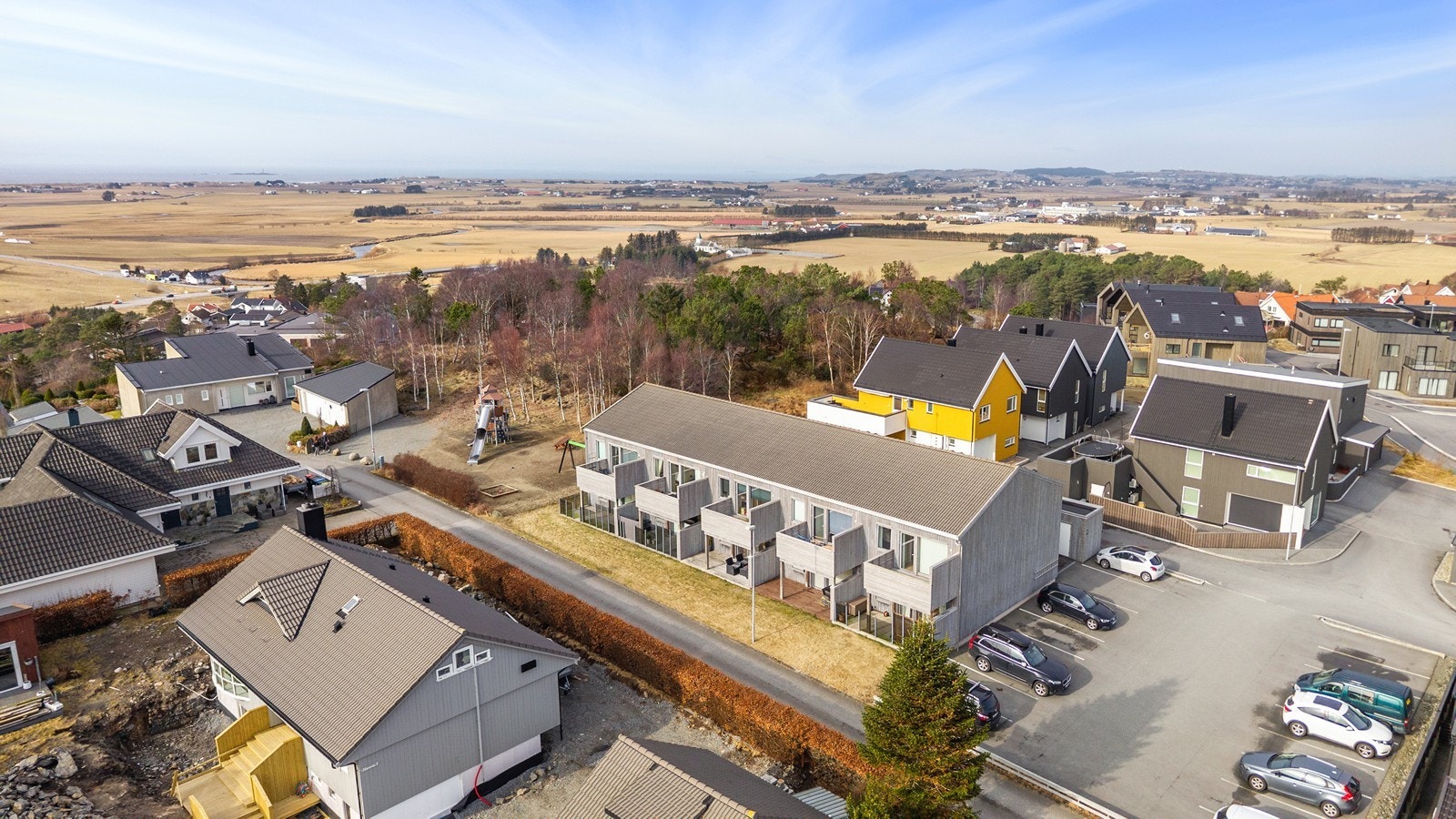 Leiligheten har en attraktiv beliggenhet i et nyere og populært boligområde på Sporafjell i Verdalen. Galleribilde