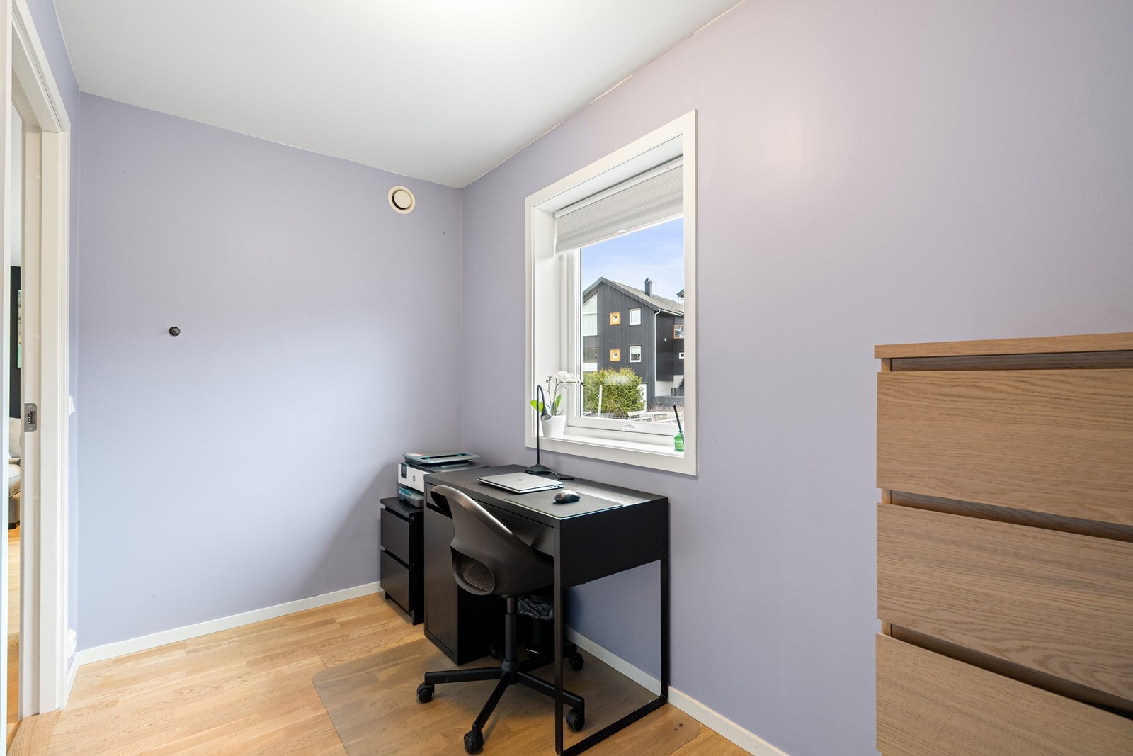 I andre etasje har du også en bod for oppbevaring og lagring. Galleribilde