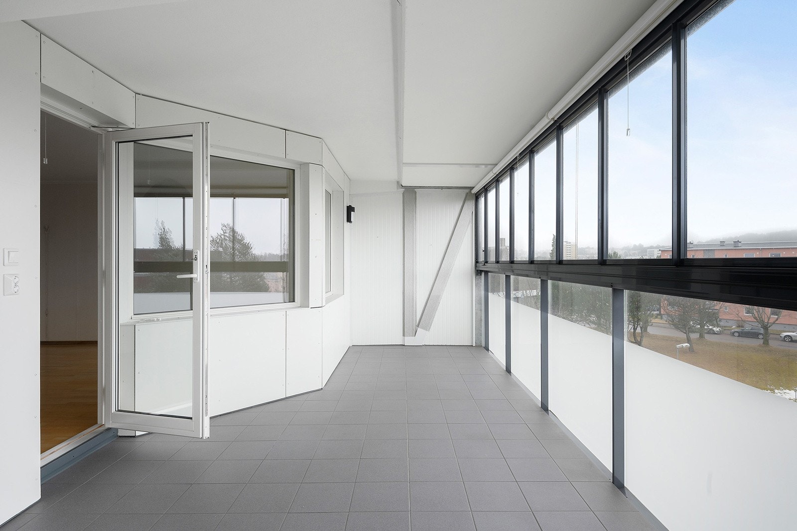 Her er det god plass til utemøbler og grill. Galleribilde