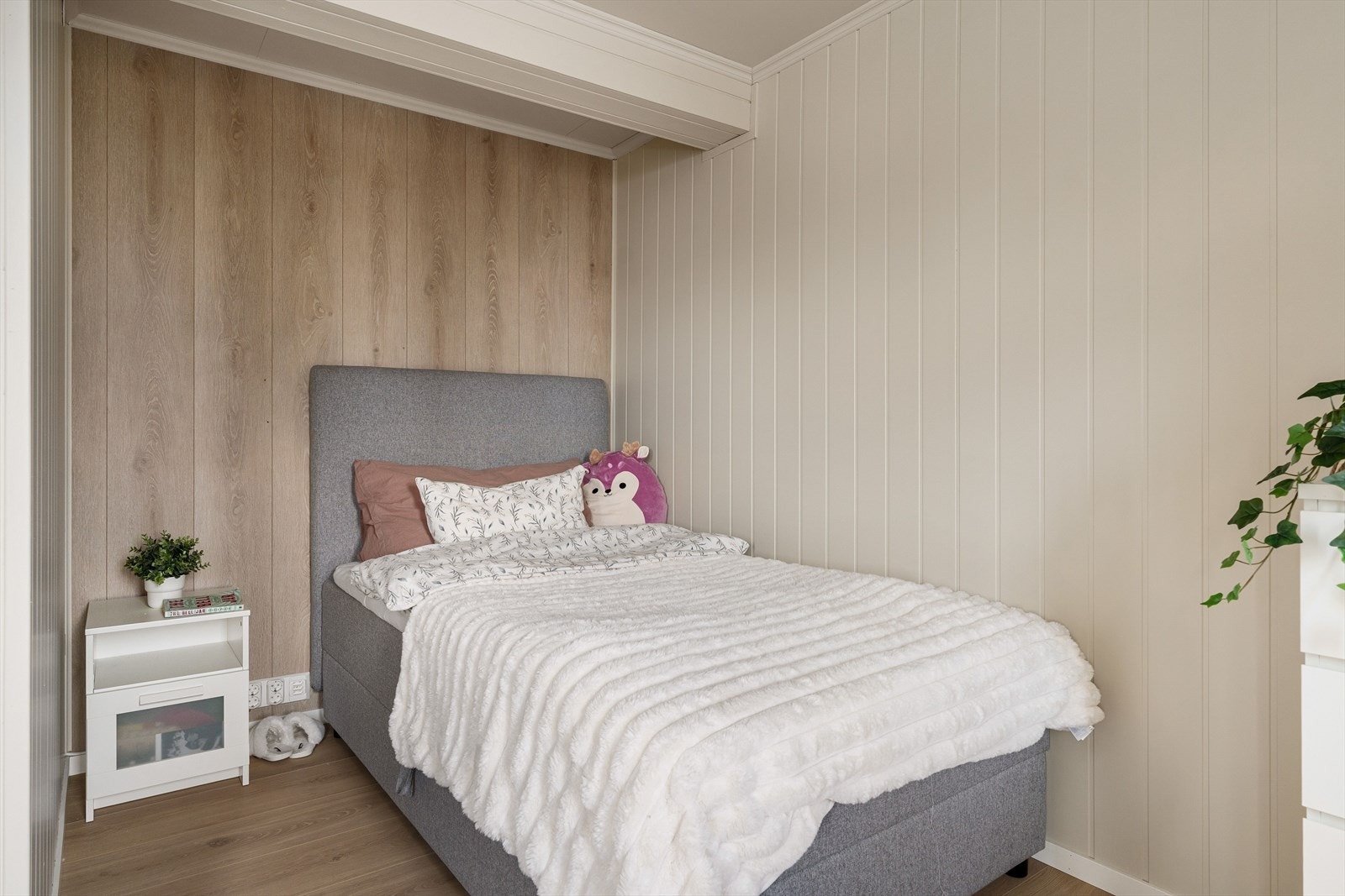 Tre av soverommene er vendt mot nord som gjør de til et svalt og behagelig rom. Galleribilde