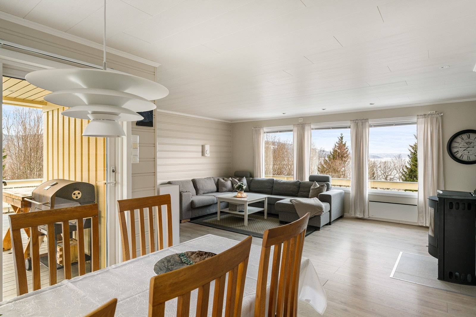 Romslig stue på ca. 40,5 kvm Galleribilde