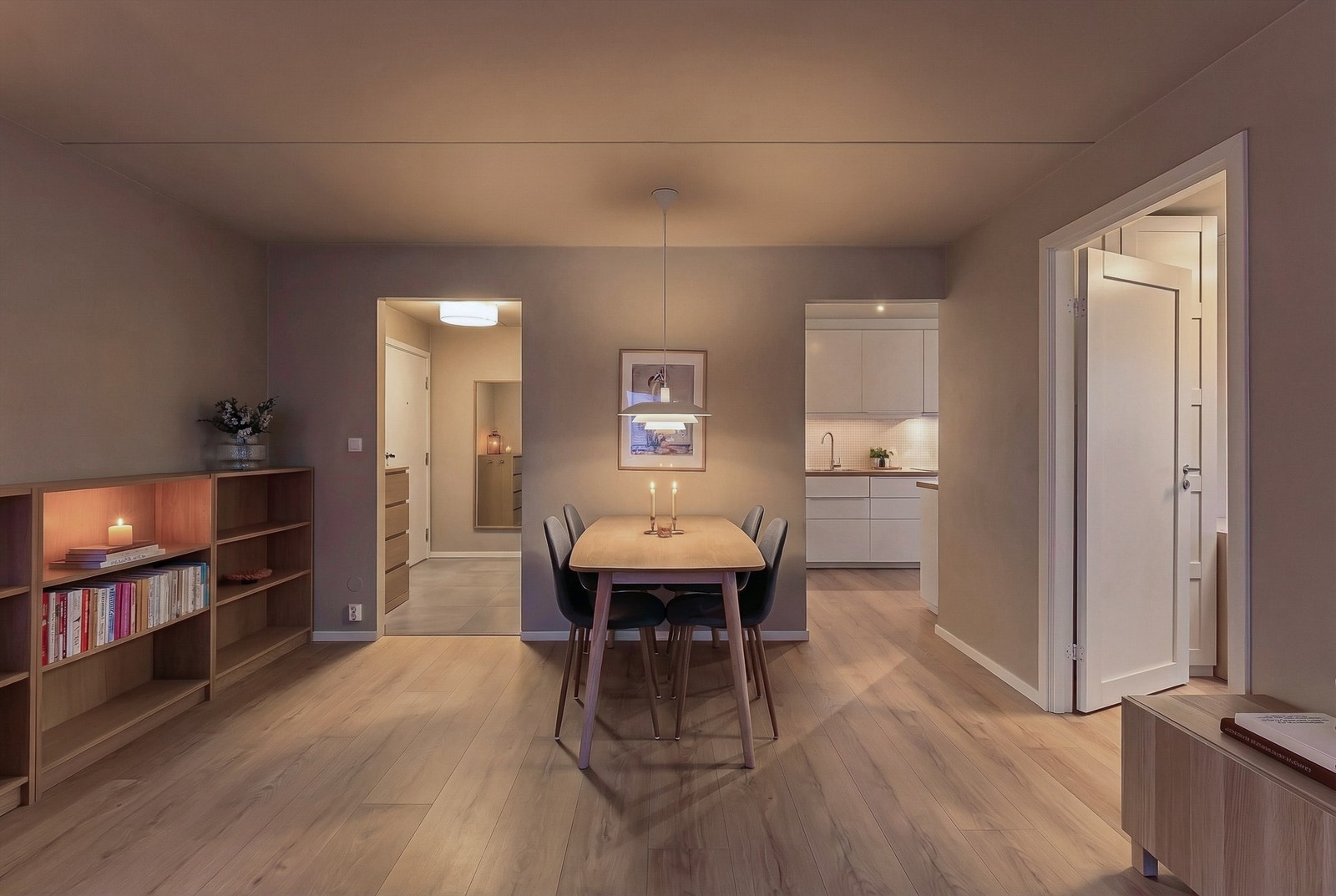 Totalrenovert bad 2022, oppusset overflater og nytt el-anlegg fra 2023 med app styrt belysning Galleribilde