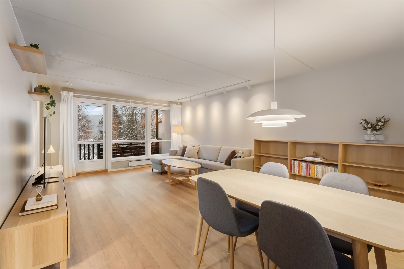 Pent 1-stavs gulv i alle rom og fine slette flater Galleribilde