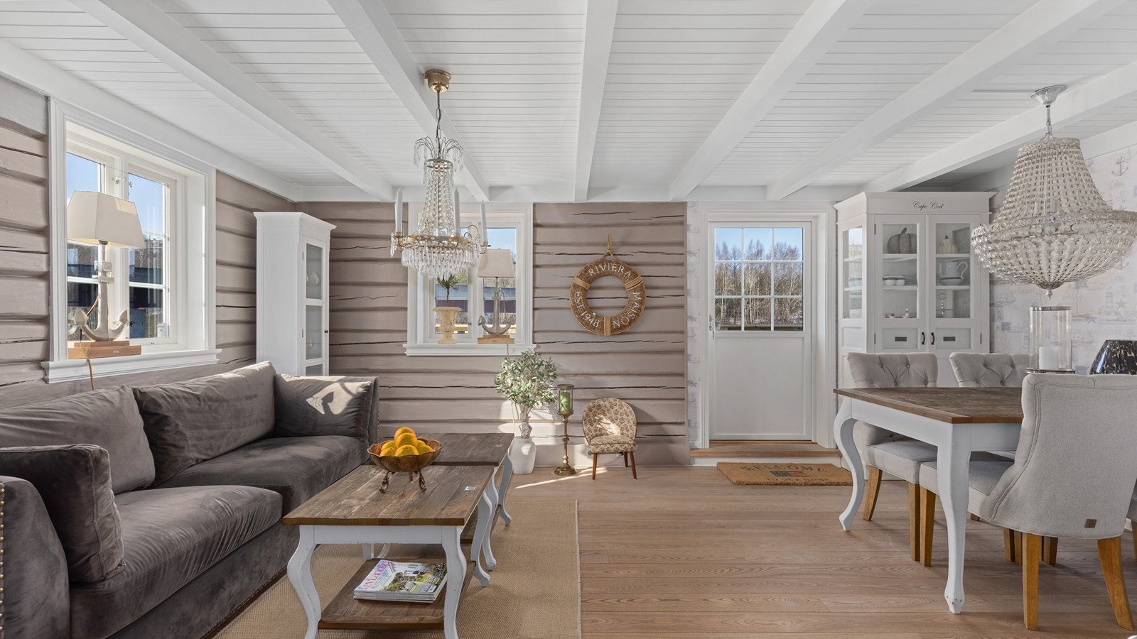 Fra stuen er det adkomst til flott veranda Galleribilde