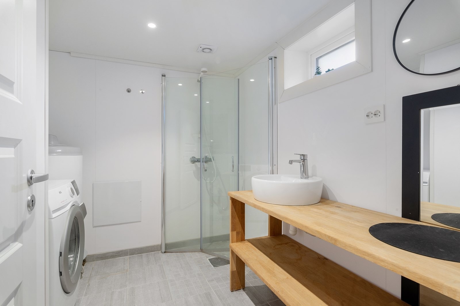 Badet ble renovert og bygd om fra vaskerom i 2018. Galleribilde