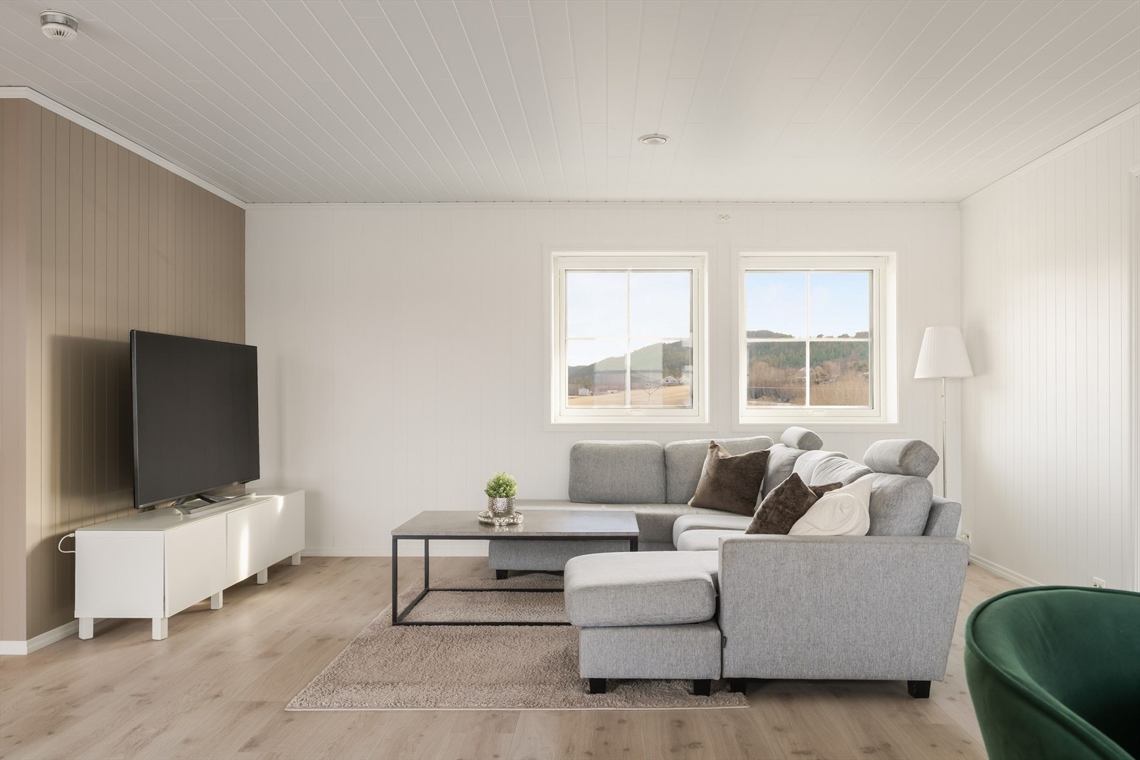 BRA-i på ca. 80m² og består av entré, tre soverom, bad/vaskerom og stue/kjøkken. Galleribilde