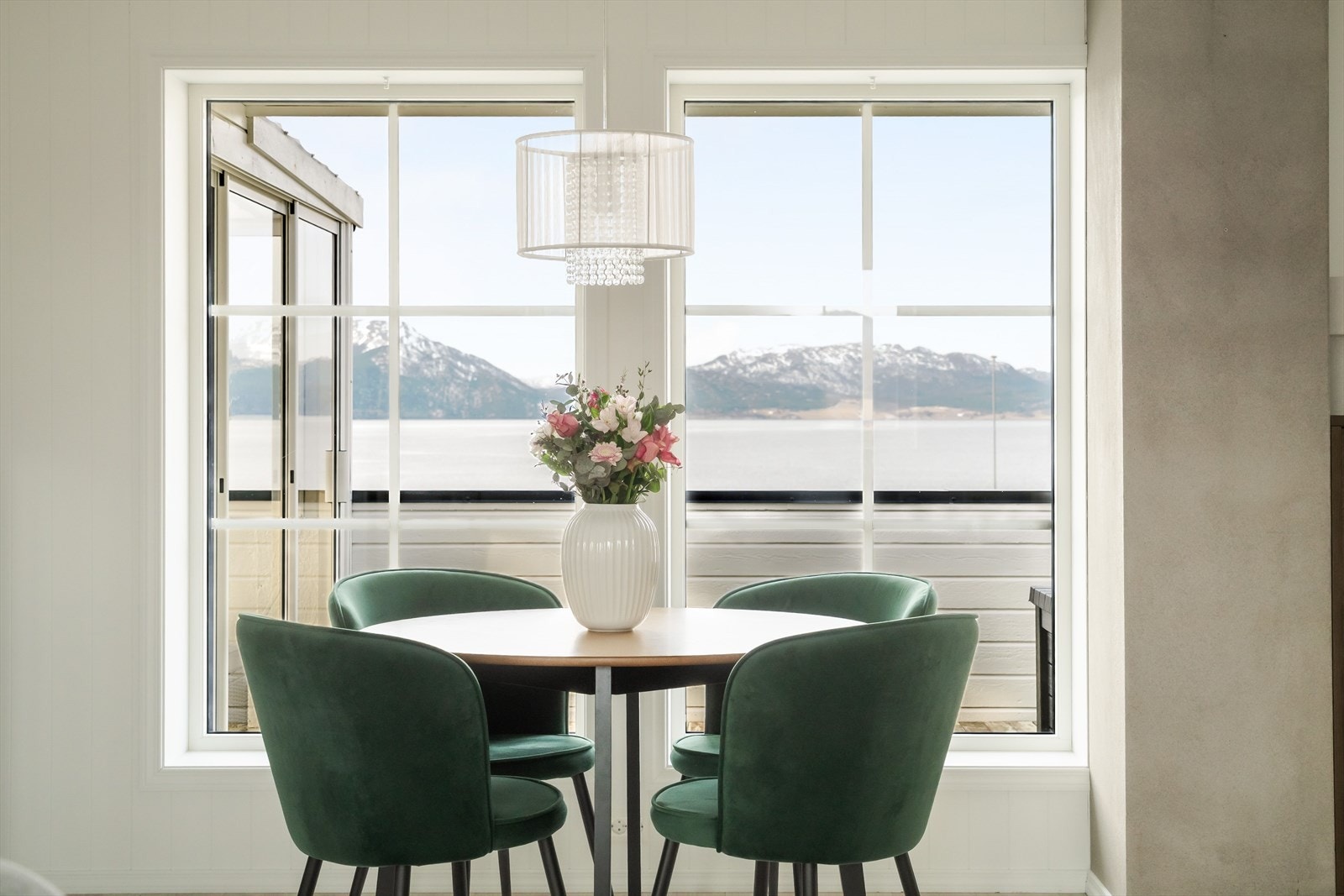 Aktiv Eiendomsmegling v/ Thomas Lerstadgrind har gleden av å presentere denne leiligheten på Langsand park! Foto: Vidar Alvik v/ Grattis foto. Galleribilde