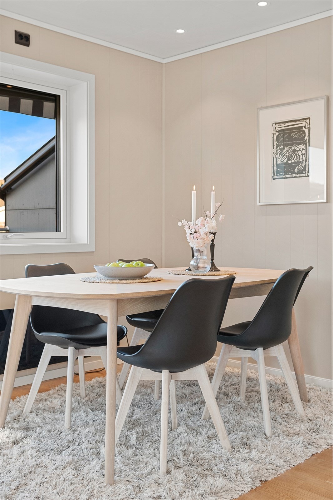 Boligen har balansert ventilasjon. Dette sørger for et friskt og godt inneklima hele året rundt. Galleribilde