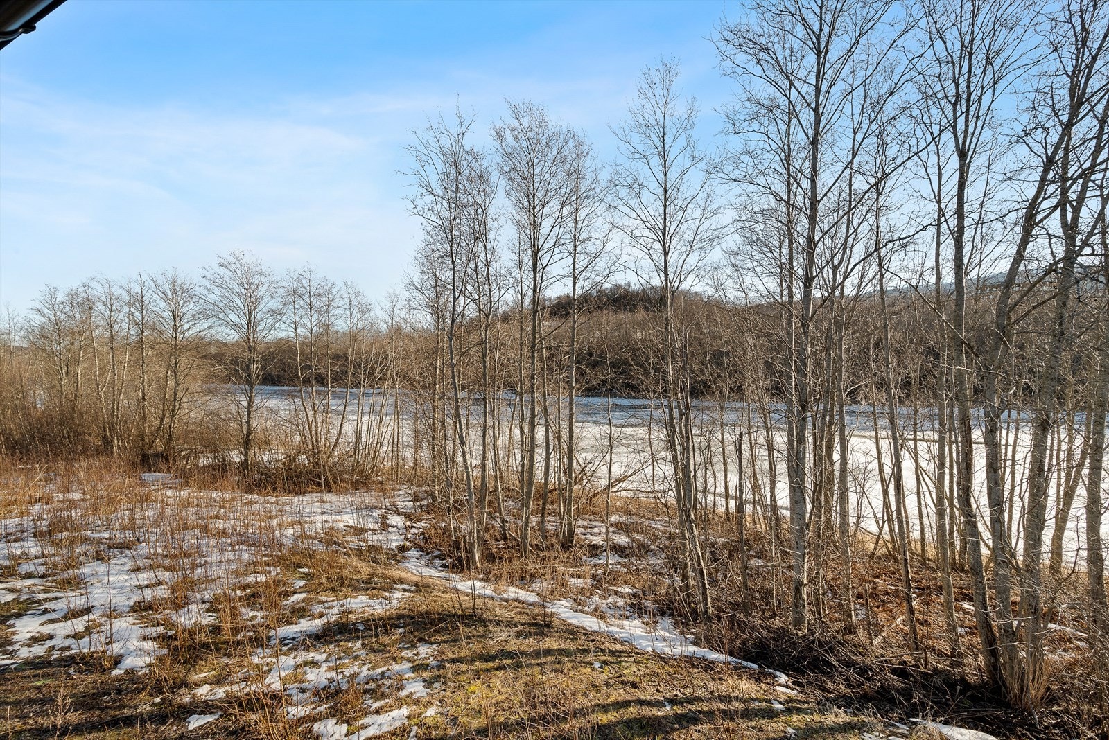 Er du glad i laksefiske, ligger den populære lakseelva Gaula like ved leiligheten. Galleribilde