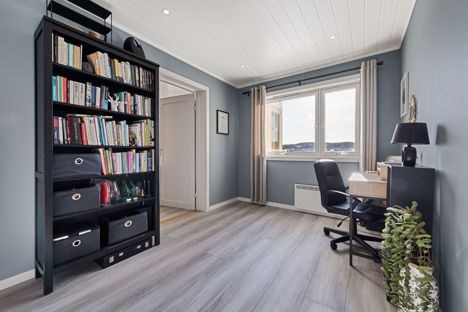 Alle soverommene i leiligheten er av god størrelse. Galleribilde