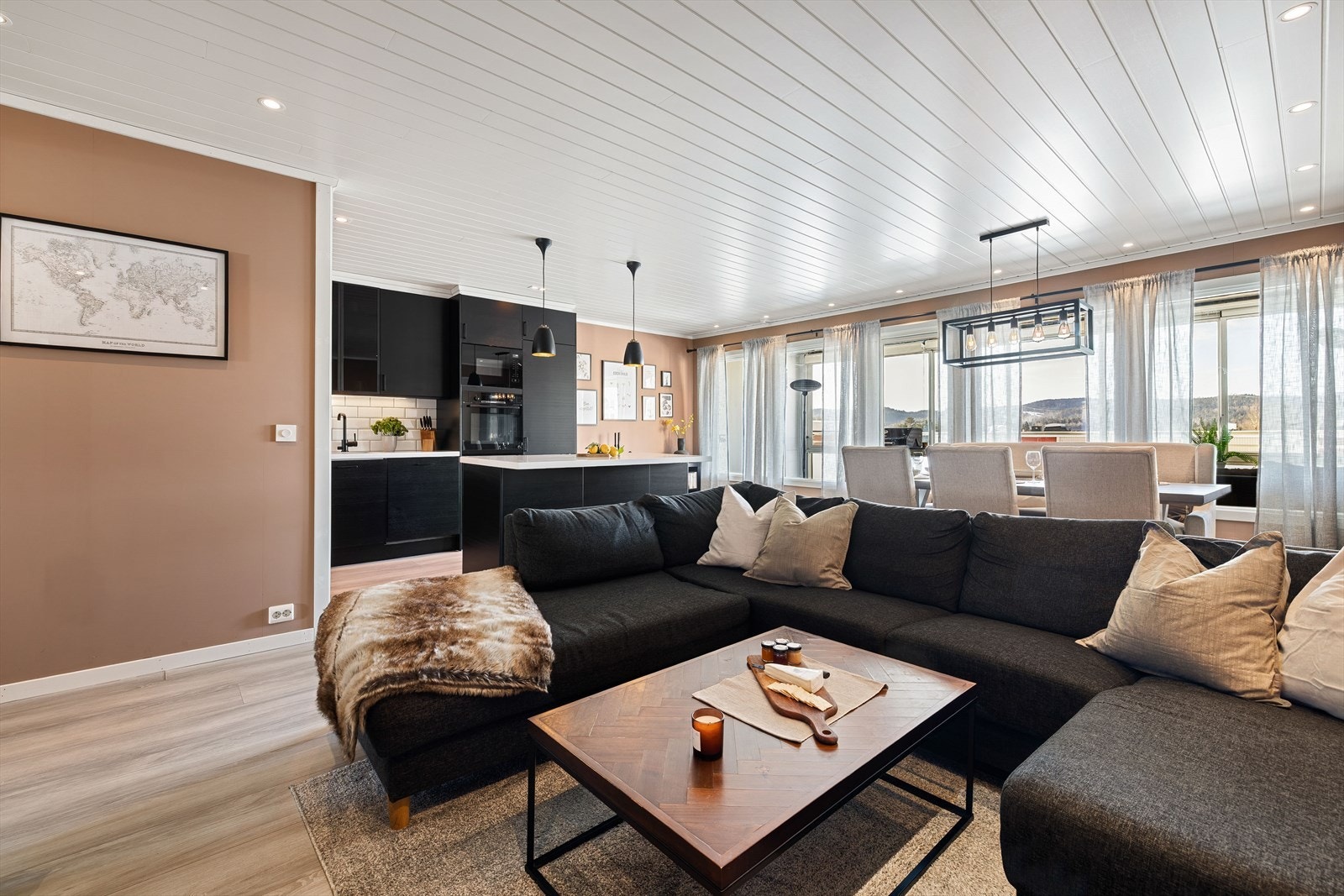 Lekker og moderne 4-roms leilighet med god planløsning. Denne vil du ikke gå glipp av! Galleribilde