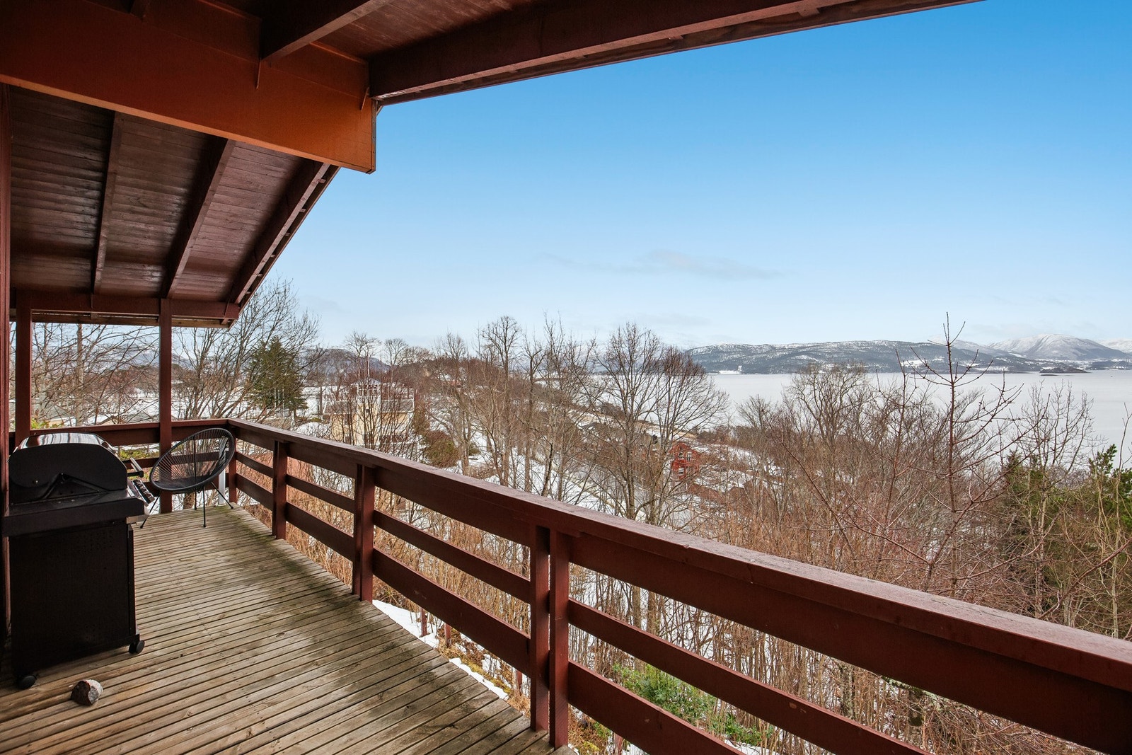 Boligen ligger fint til med flott utsikt Galleribilde