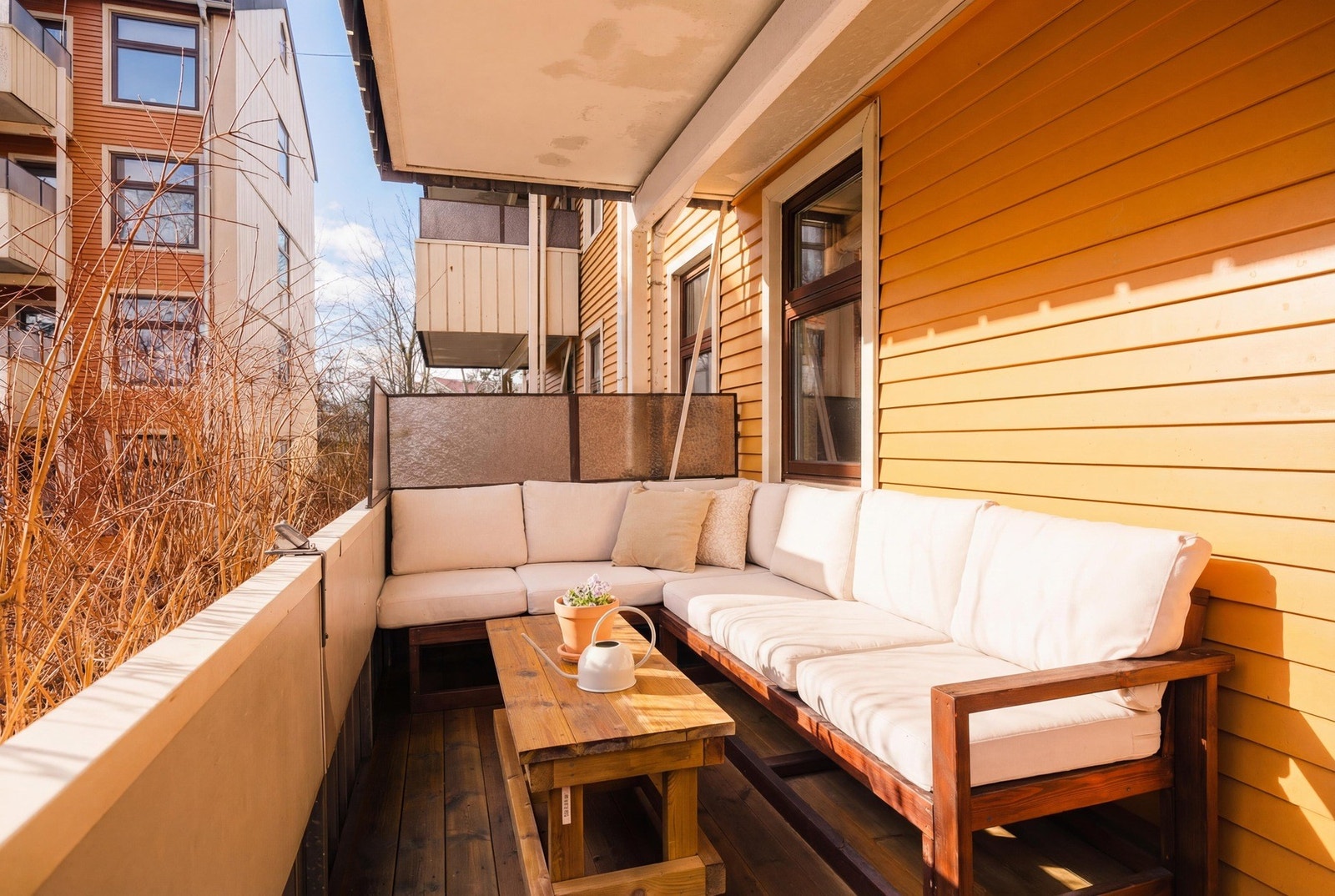 - Her er det god plass til diverse utemøblement - Galleribilde