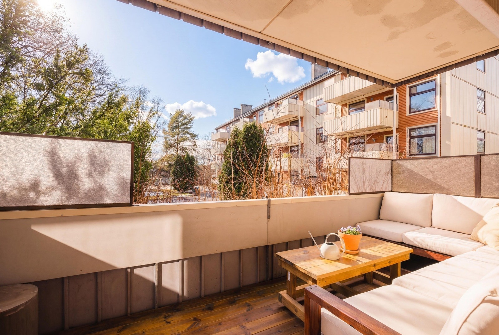 - Innbydende og gjennomgående 4-roms hjørneleilighet med solrik sydvestvendt balkong på ca. 9kvm - Galleribilde