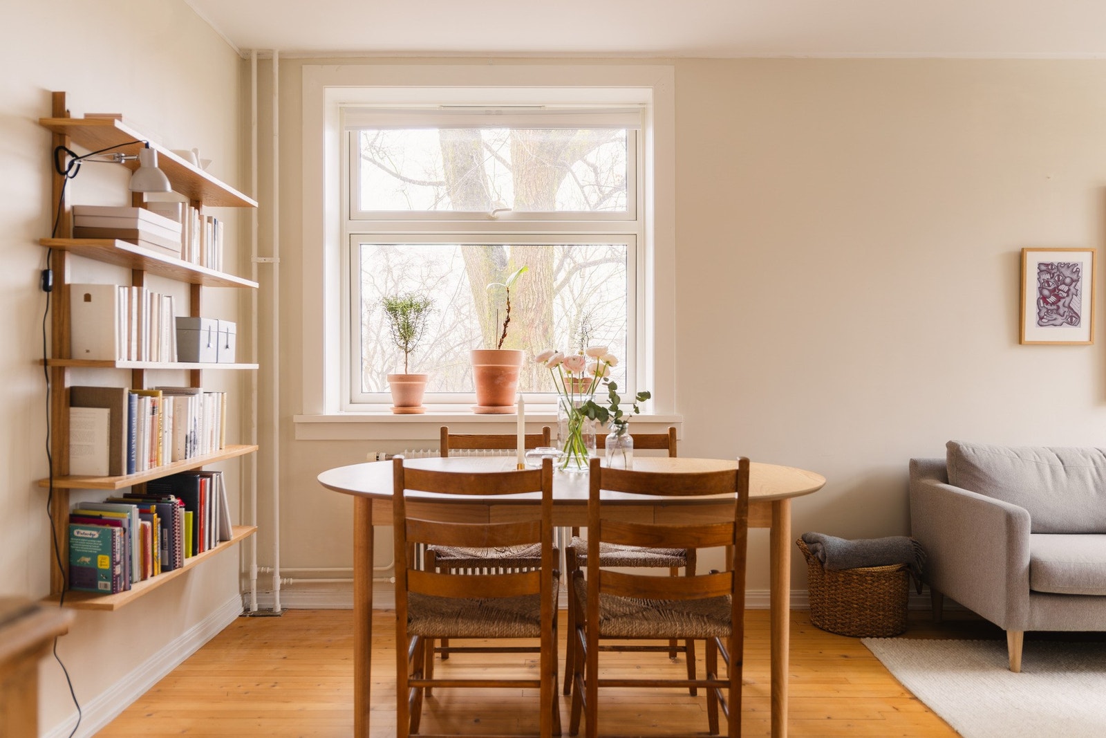 - God plass til spisebord i stuen - Galleribilde