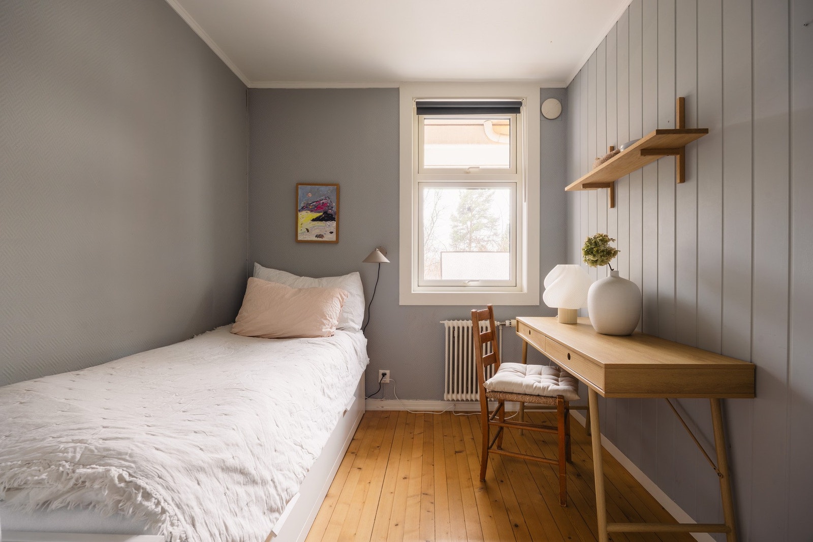 - Soverom 3 av god størrelse med plass til seng og kontorpult - Galleribilde