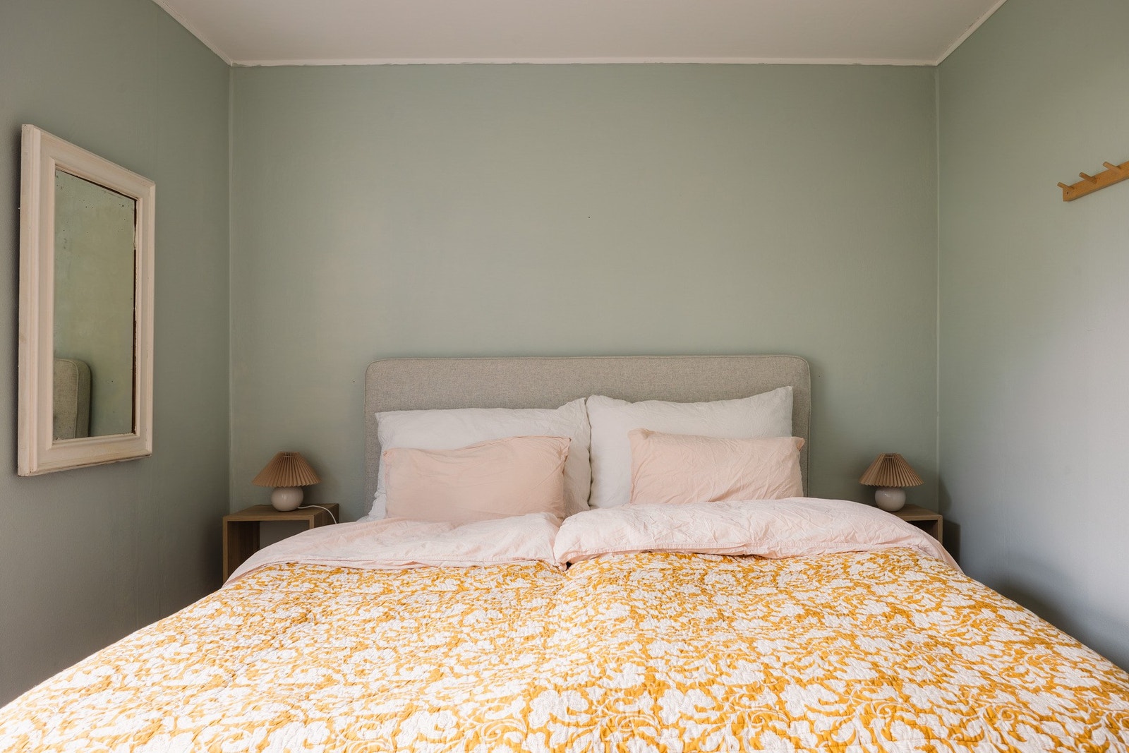 - Sengen er 1.80m bred - Galleribilde