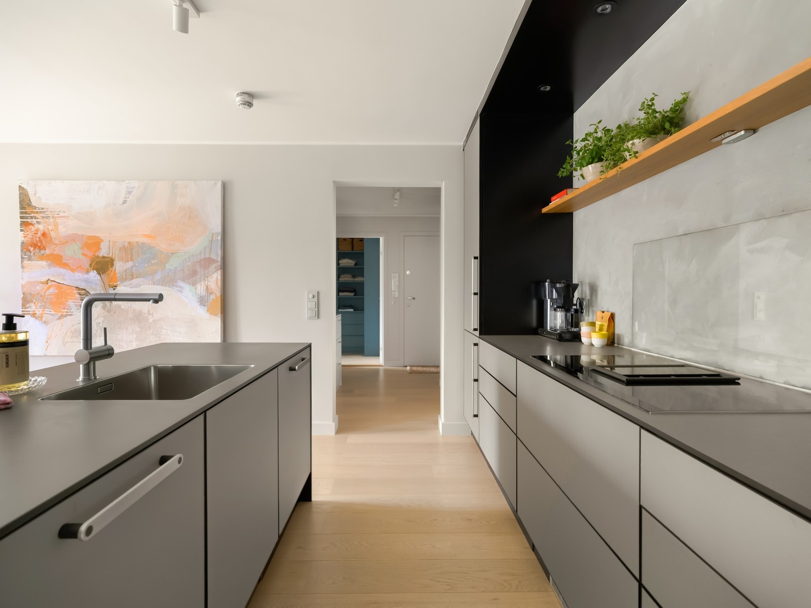 Alle integrerte hvitevarer medfølger handelen Galleribilde