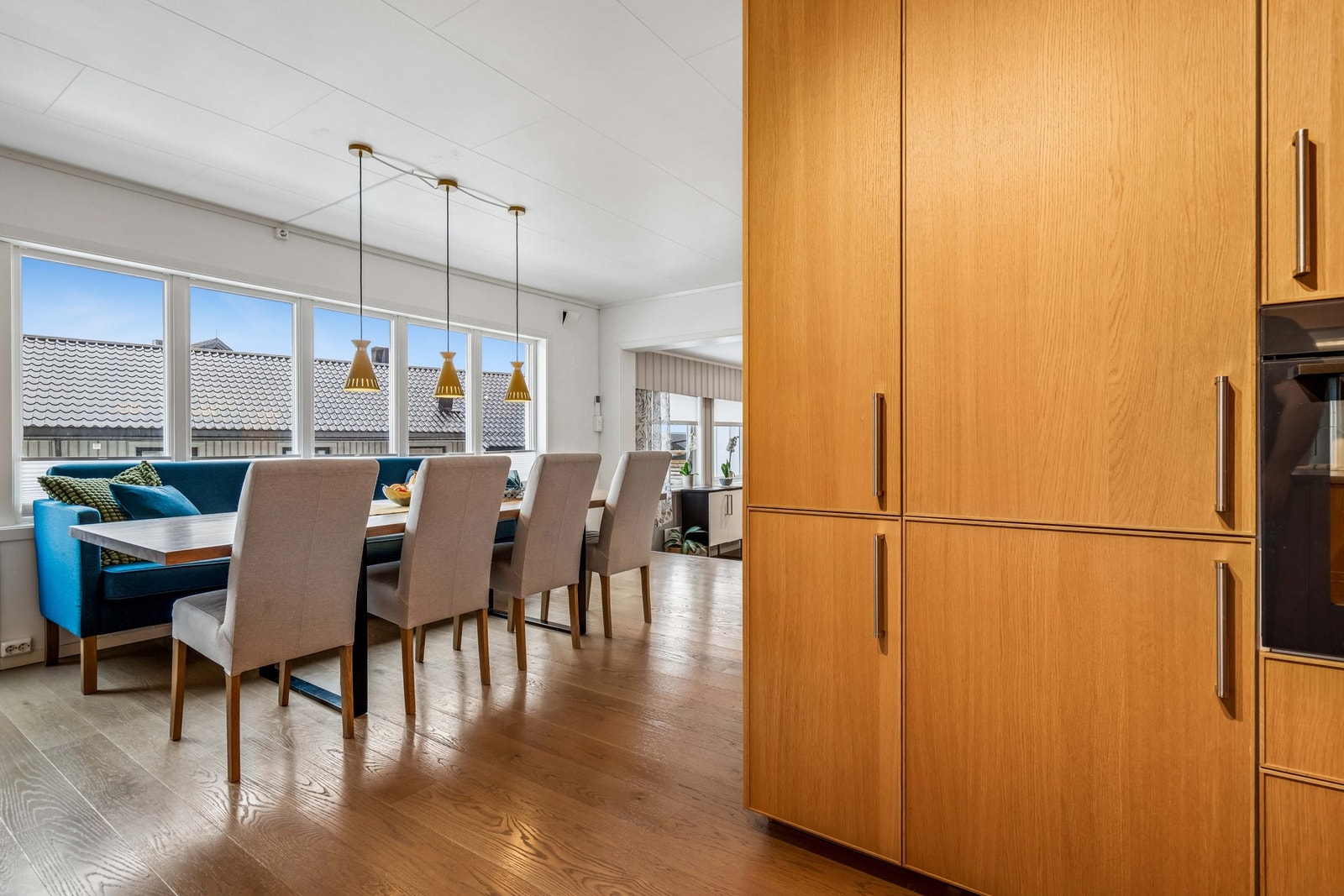 Kjøkken/spisestue. Galleribilde