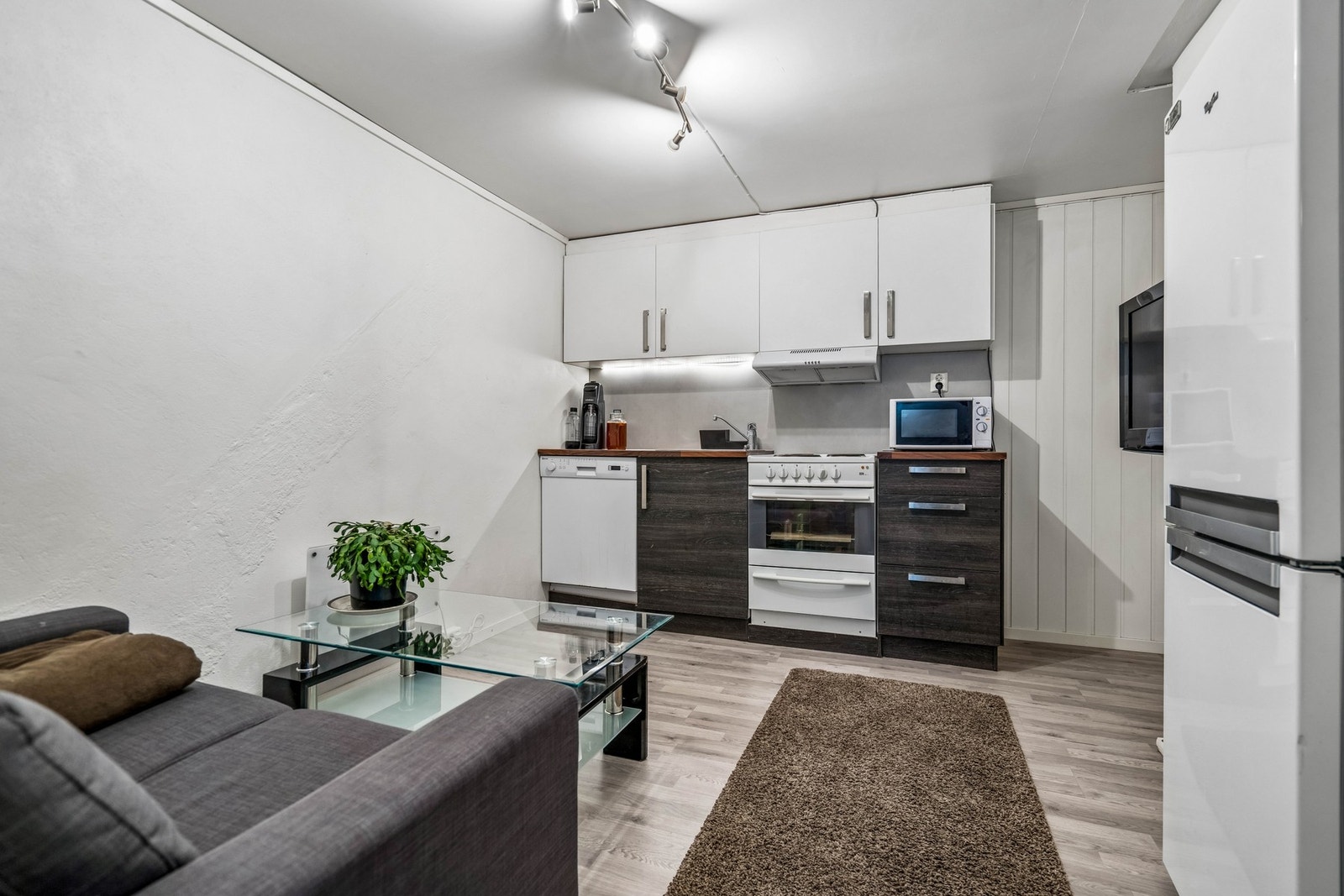 I u-etg er det etablert utleiedel - denne er ikke søkt godkjent hos kommunen. Galleribilde