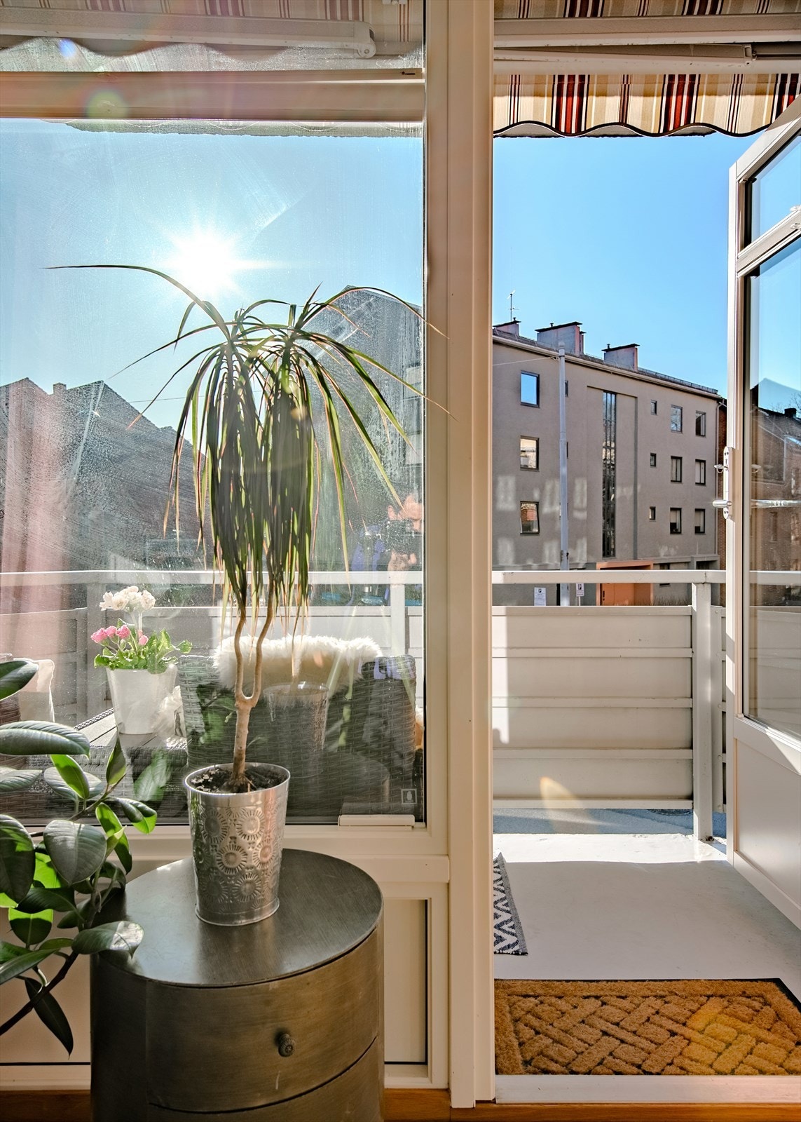 Hjørneleilighet som byr på rikelig med naturlig sollys. Galleribilde