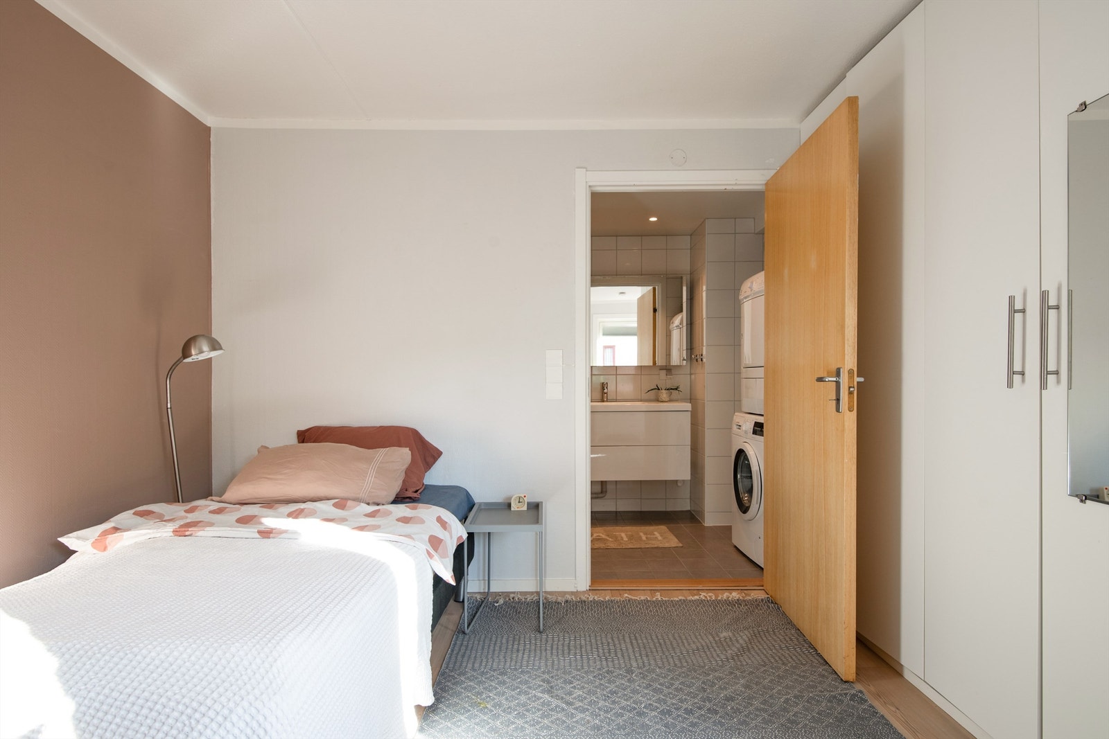 Adkomst til leilighetens bad. Galleribilde