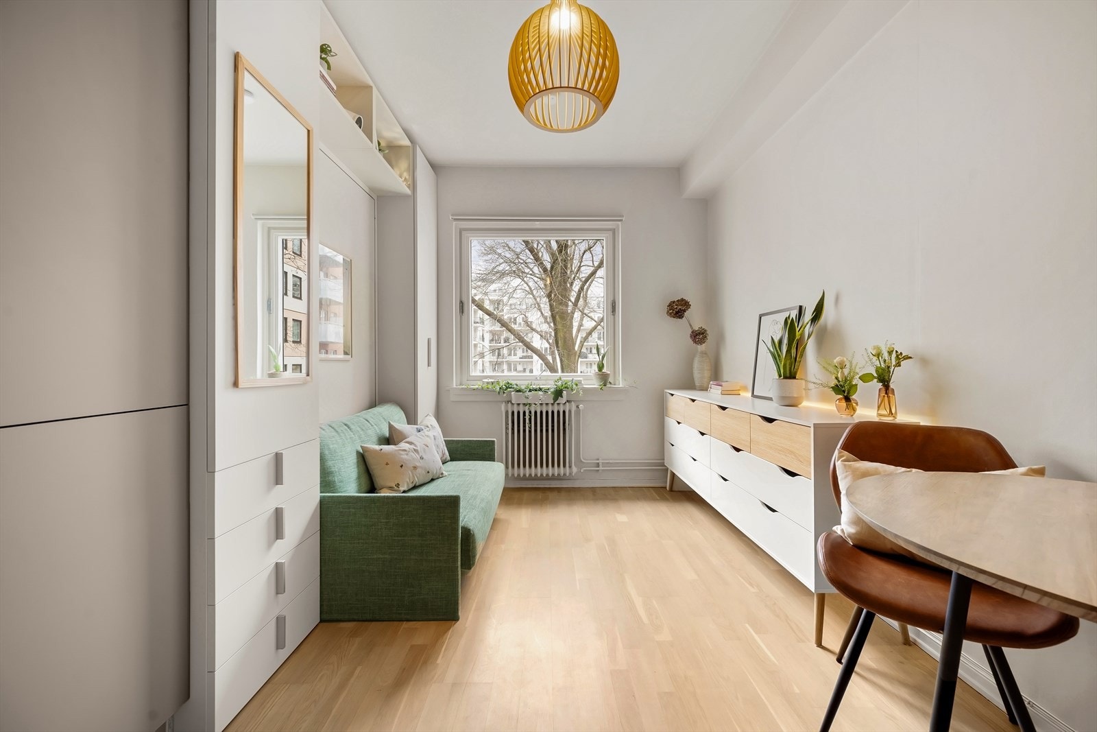 Dette er en meget innbydende og koselig ett-roms i svært attraktivt og sentralt område - det perfekte førstegangskjøp! Galleribilde