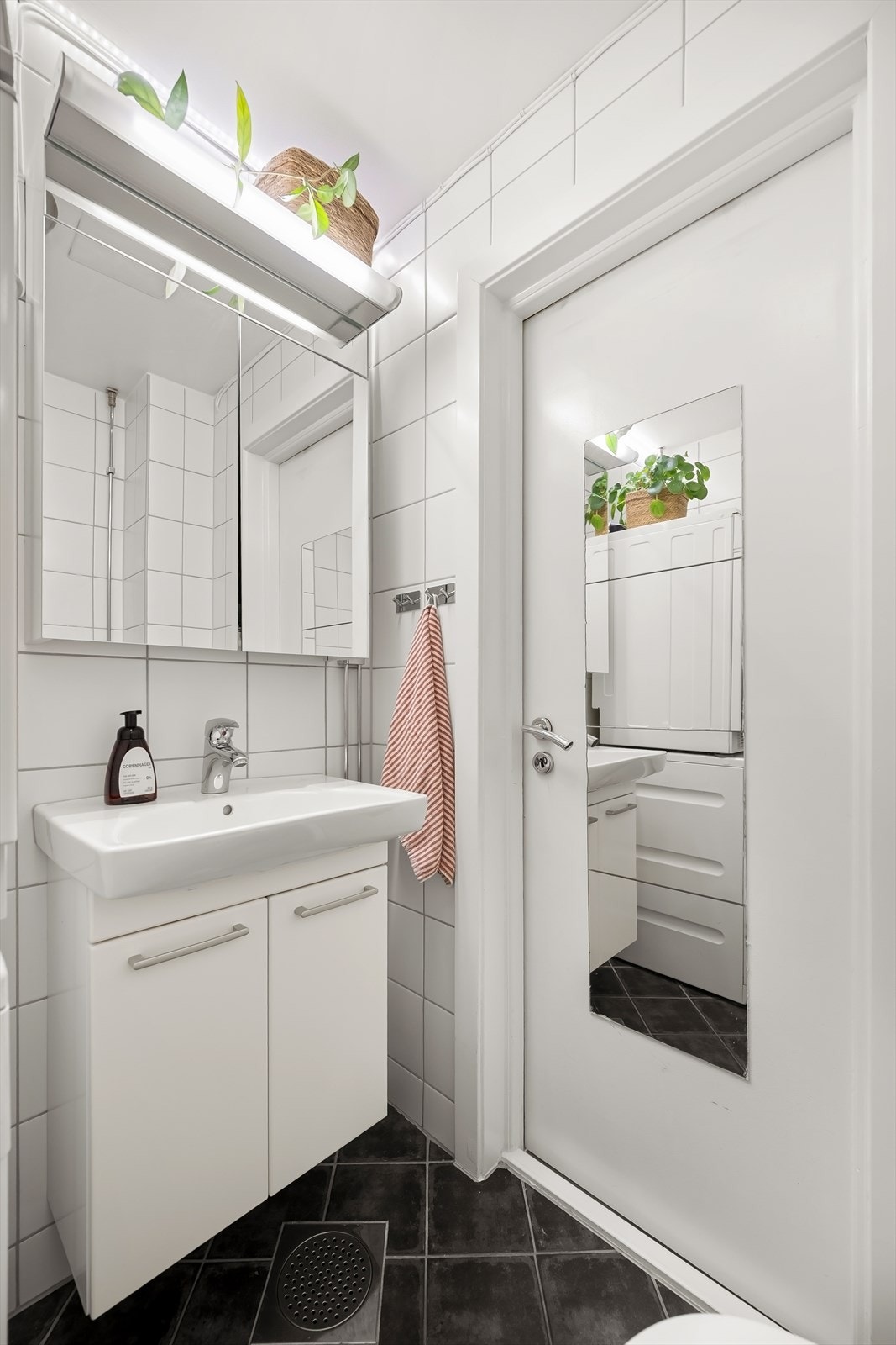 Varmtvann og fyring er inkludert i felleskostandene. Galleribilde