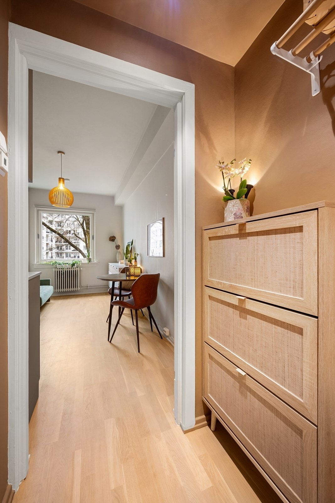 Fra entréen er det adkomst til baderommet. Galleribilde