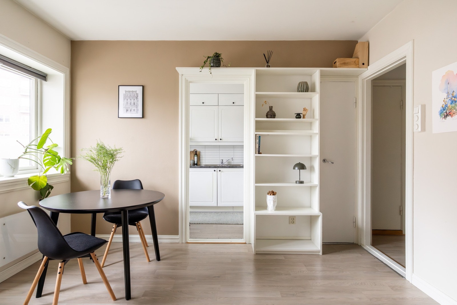 Her bor du sentralt og enkelt, med nærhet til byliv, servicetilbud og kollektivtransport. Galleribilde