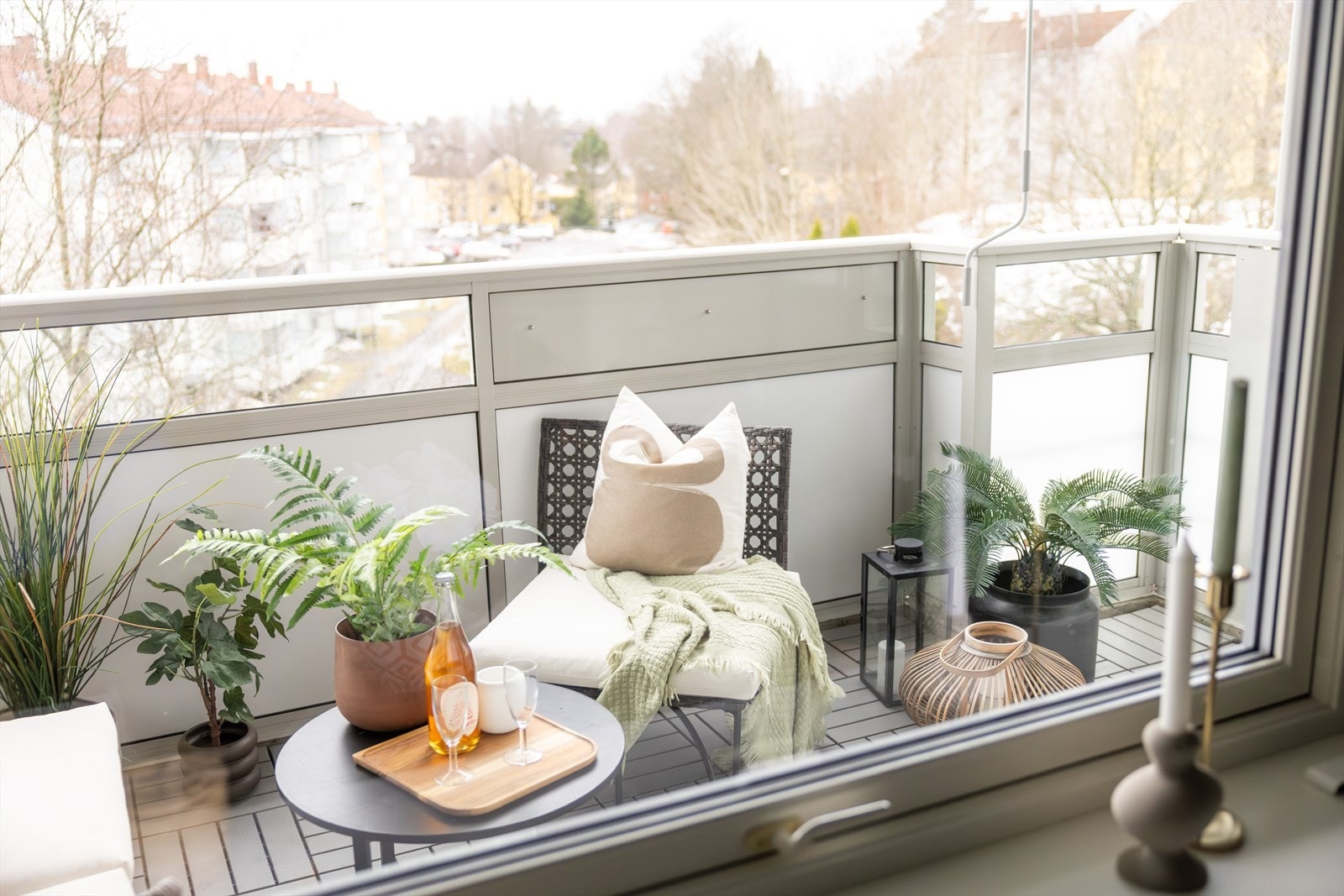 Fra stuen er det utgang til en sydvendt balkong på 8 kvm. Galleribilde