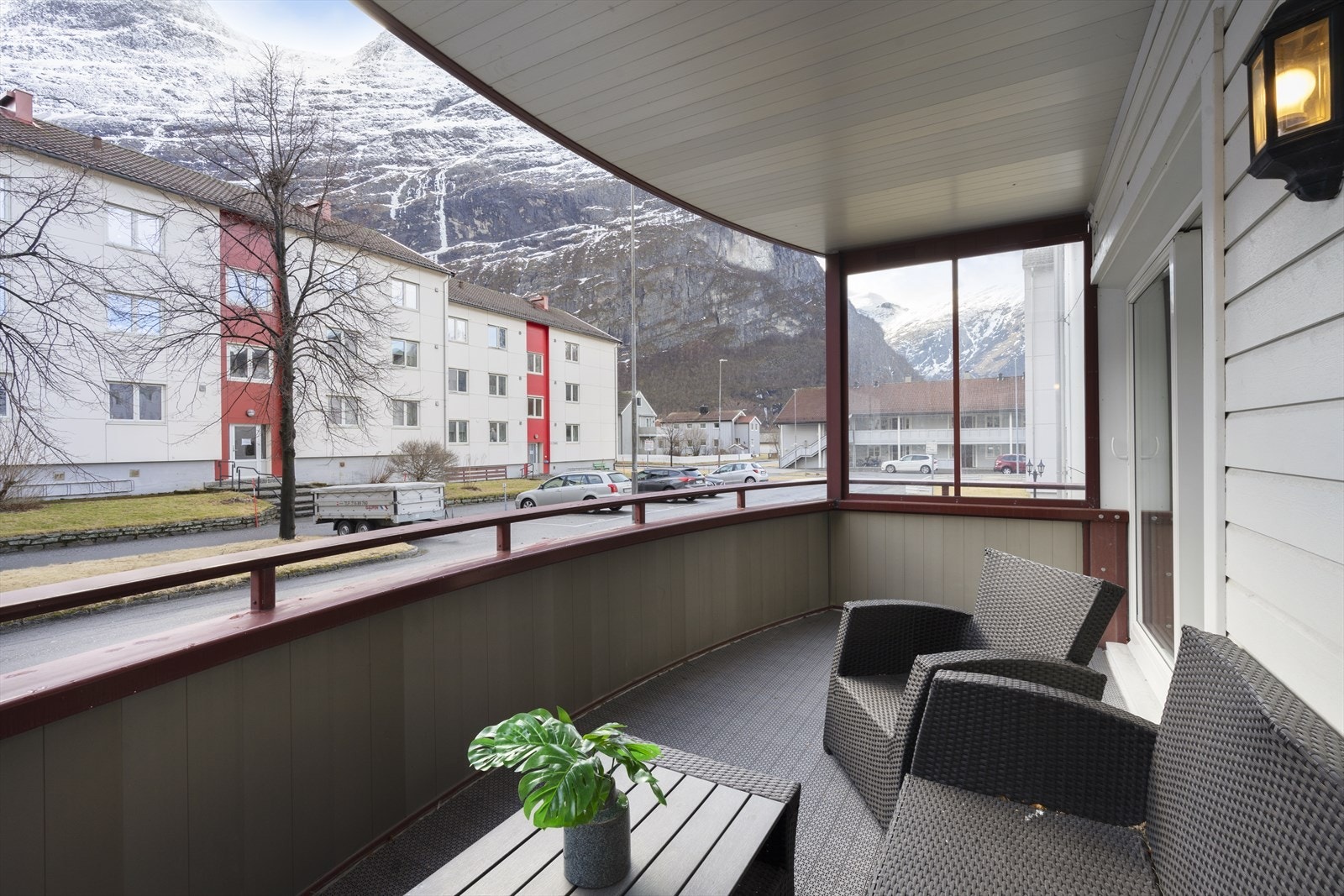 Overbygget beskytter mot vær og vind. Galleribilde