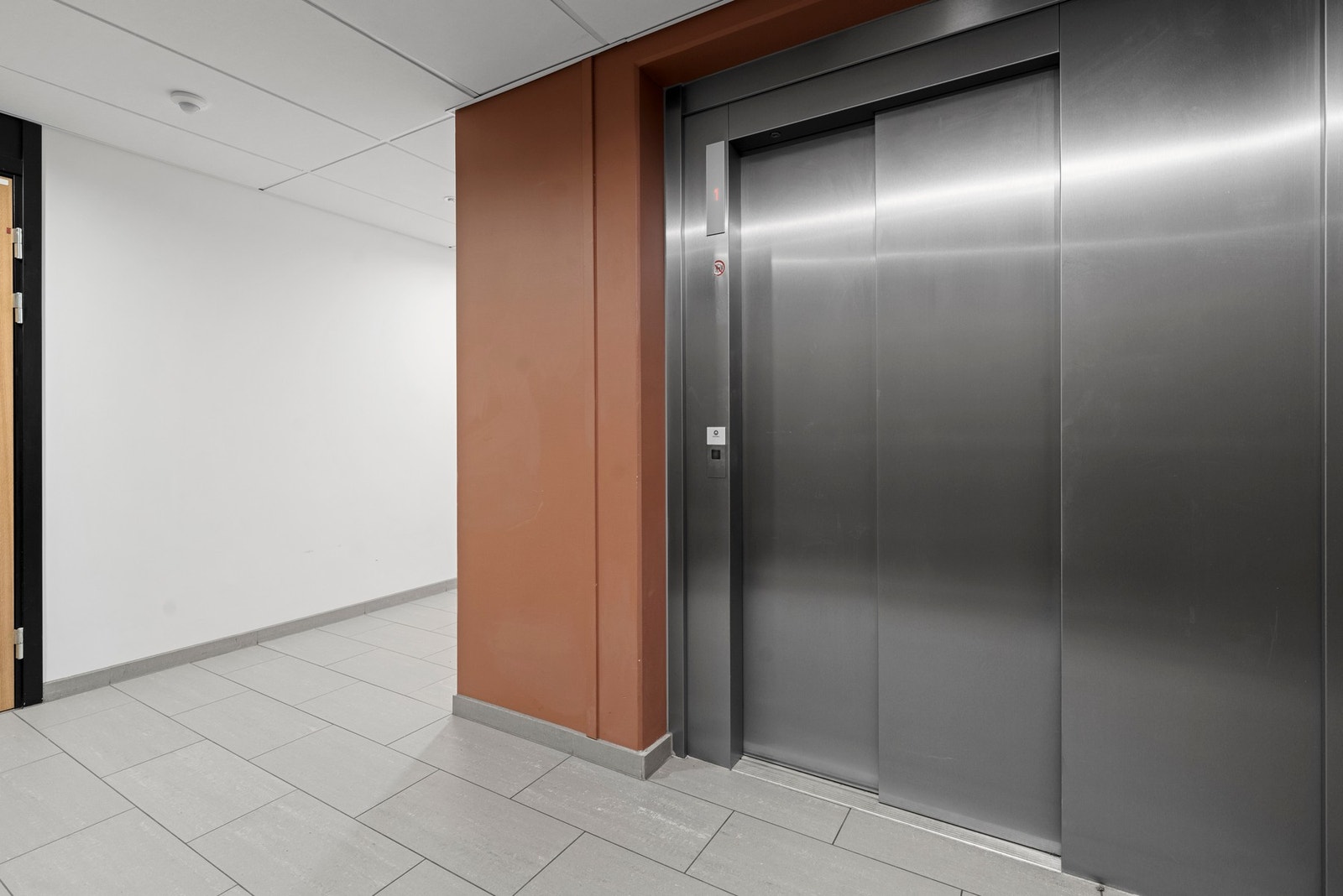 Det er heis i bygget med direkte adkomst til garasjeanlegget Galleribilde