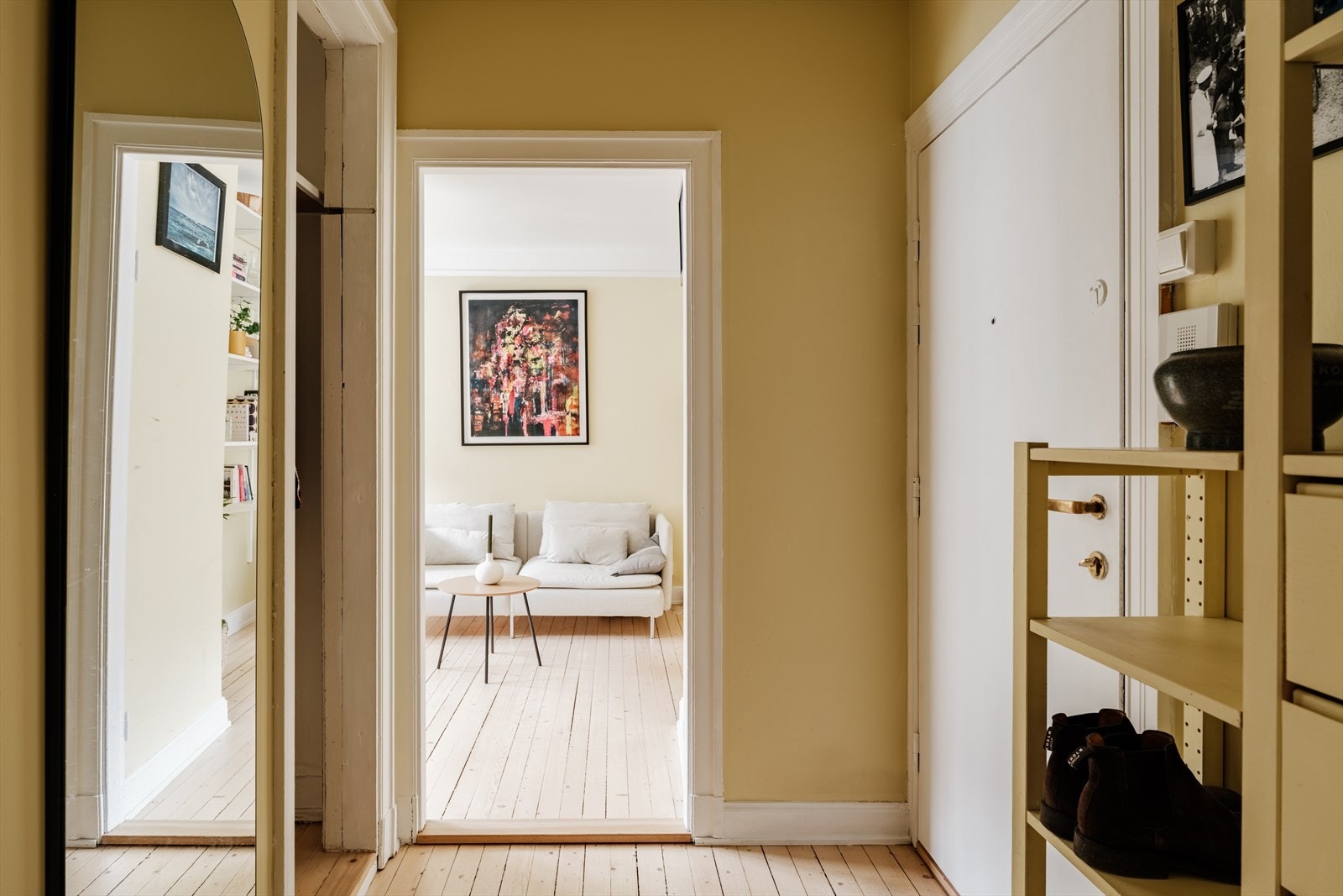 Fyring, varmtvann, kabel-tv/bredbånd er inkludert i felleskostnadene. Galleribilde