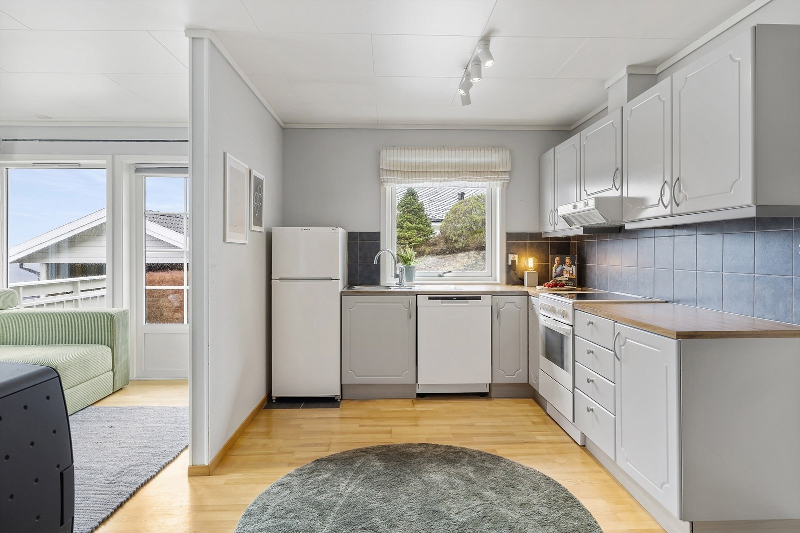 Kjøkkenet er sjarmerande, smakfullt og kler resten av bustaden godt. Galleribilde