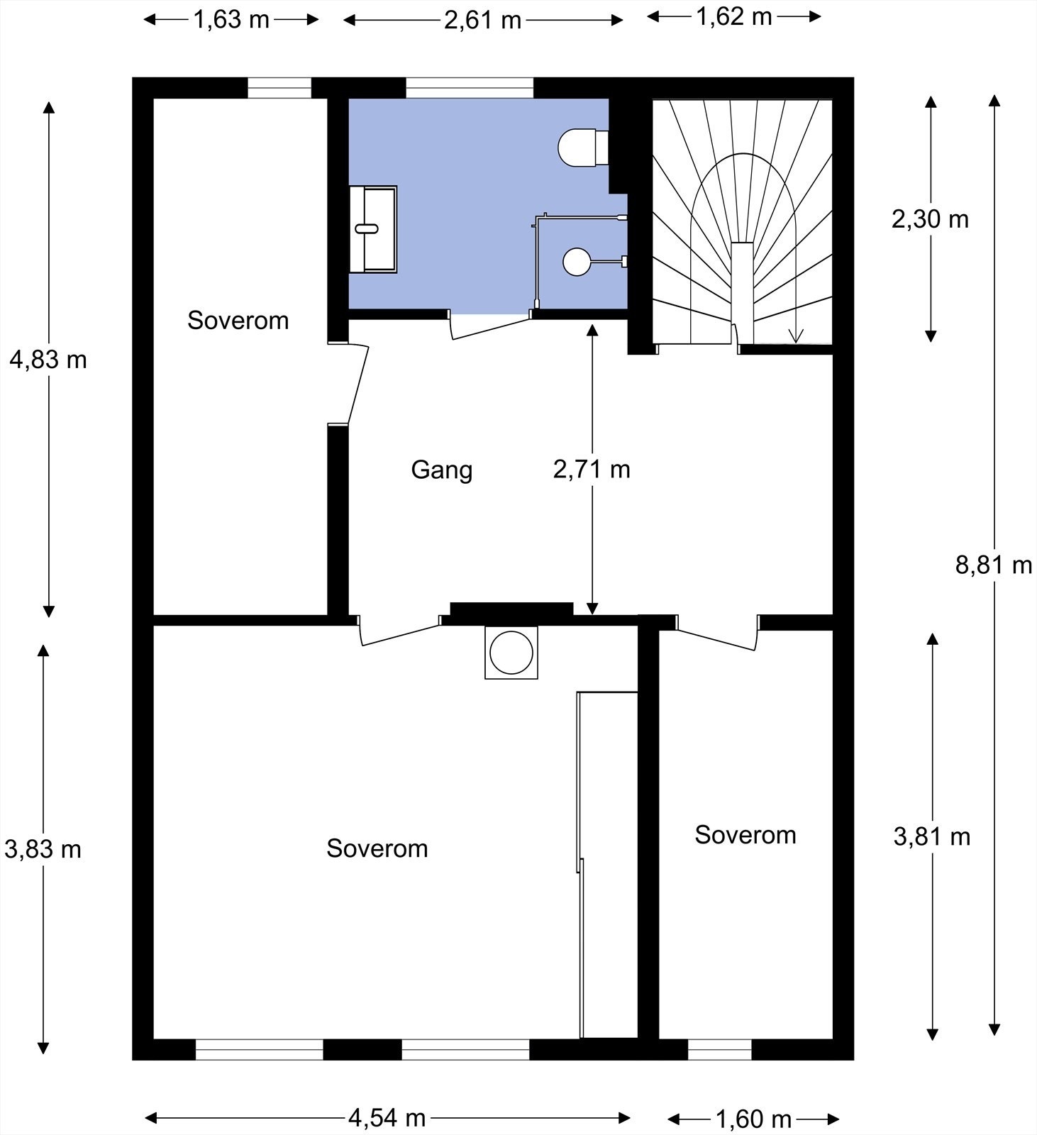 Vi beveger oss til andre etasje. Den inneholder 3 soverom, bad og gang. Galleribilde
