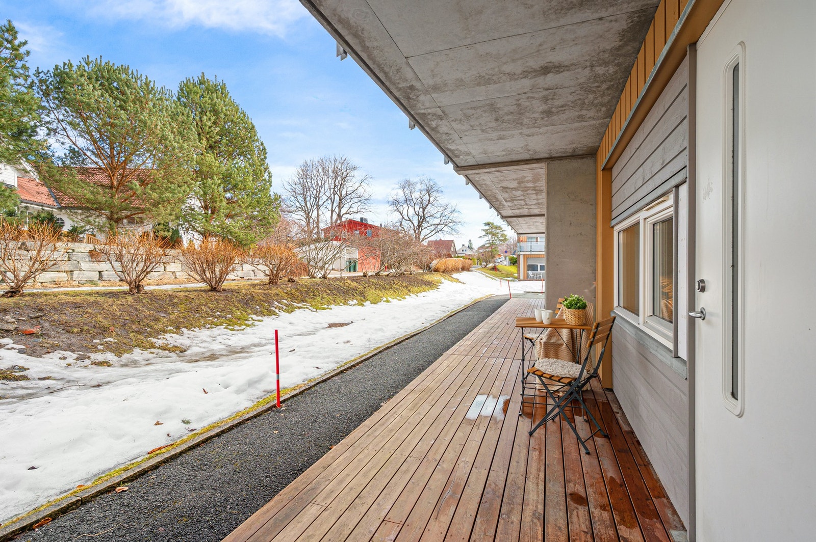 Inngangsparti med markterrasse. Galleribilde