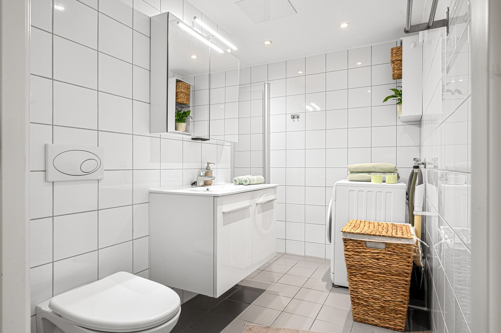 Pent flislagt bad som måler 4,3 kvm. Galleribilde