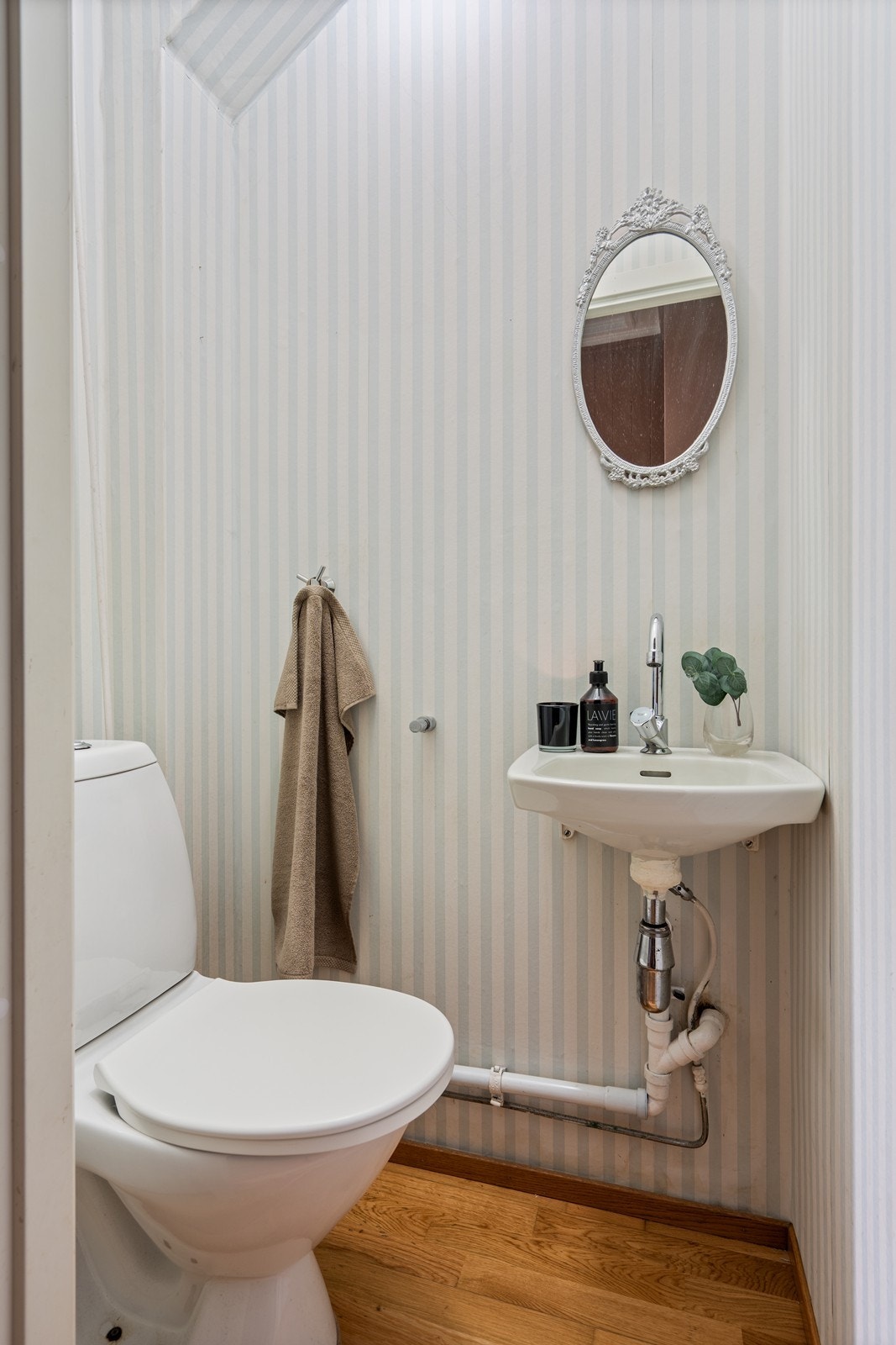 Separat gjestetoalett Galleribilde