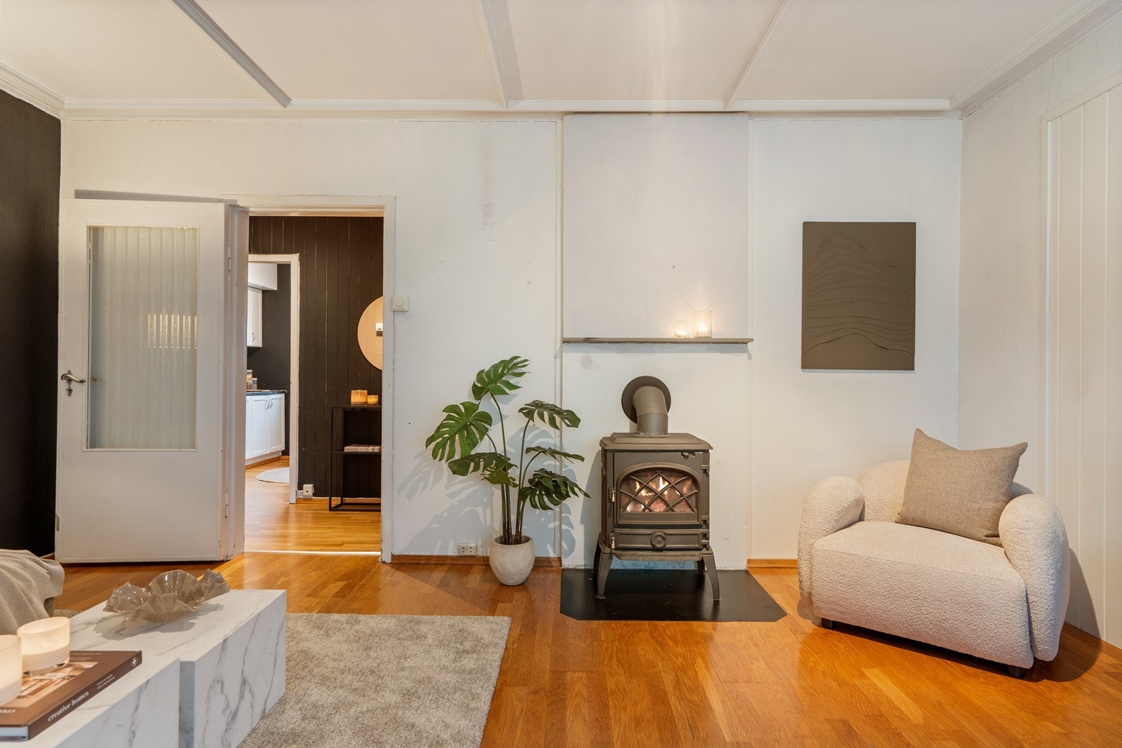 Vedovn til kalde dager. Leiligheten har også varmepumpe Galleribilde