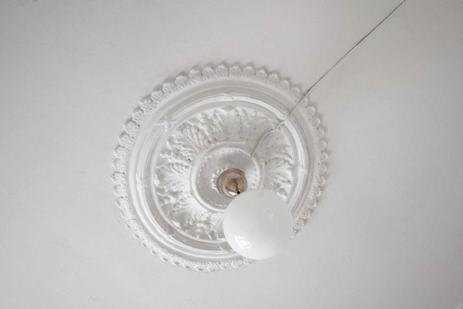 Rosett og stukkatur på hovedsoverom. Galleribilde