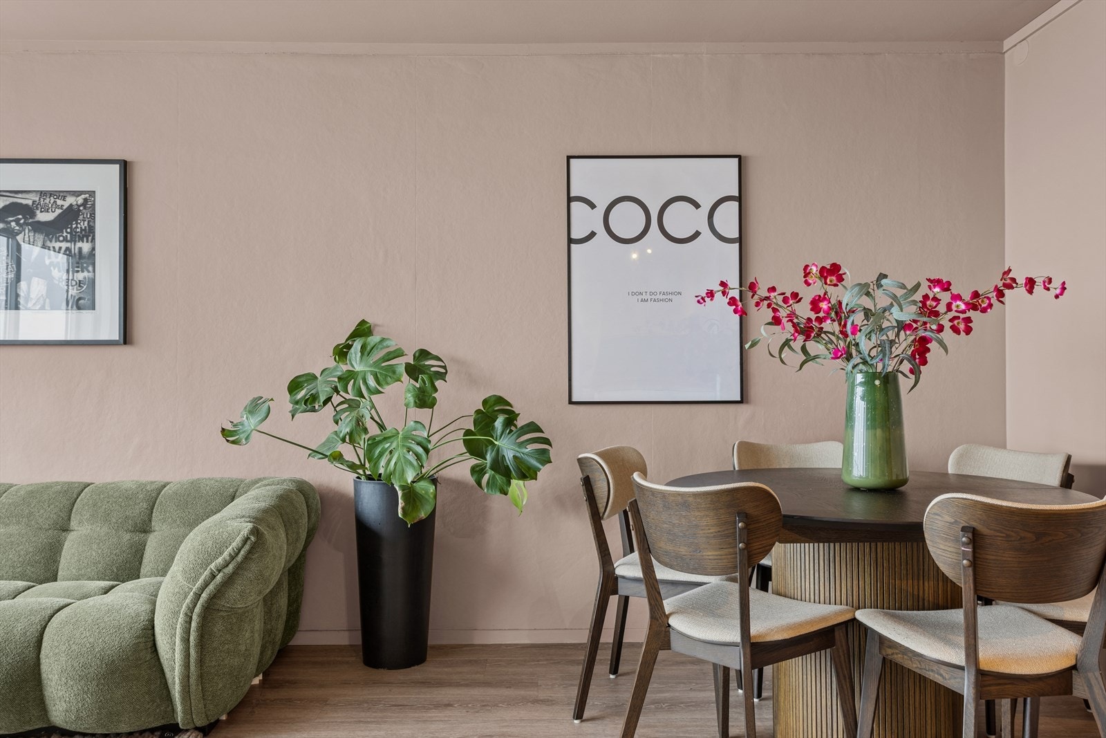 Varmtvann, fyring, internett og kabel-TV er inkludert i husleie. Galleribilde